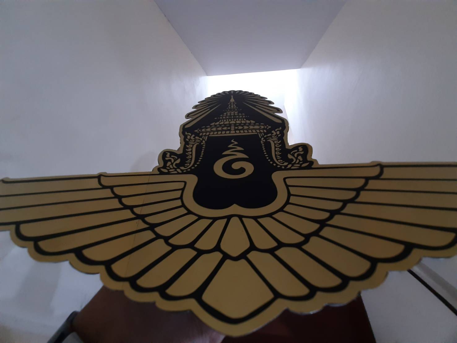 ป้ายโลโก้สแตนเลสทองเงากัดกรดลงสีดำ