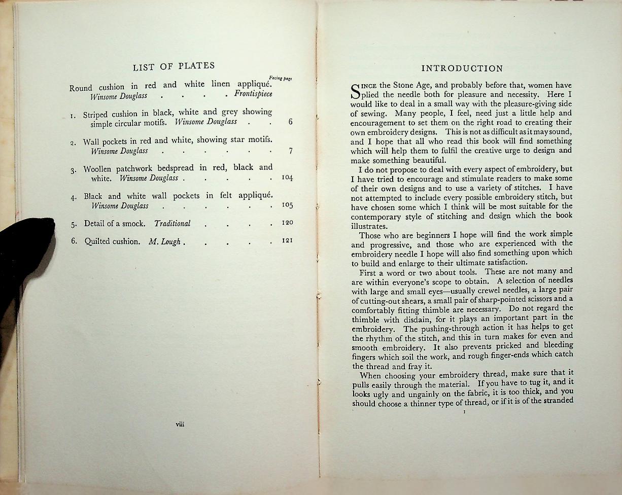 DISCOVERING EMBROIDERY หนังสือเกี่ยวกับงานปัก ฉบับภาษาอังกฤษ