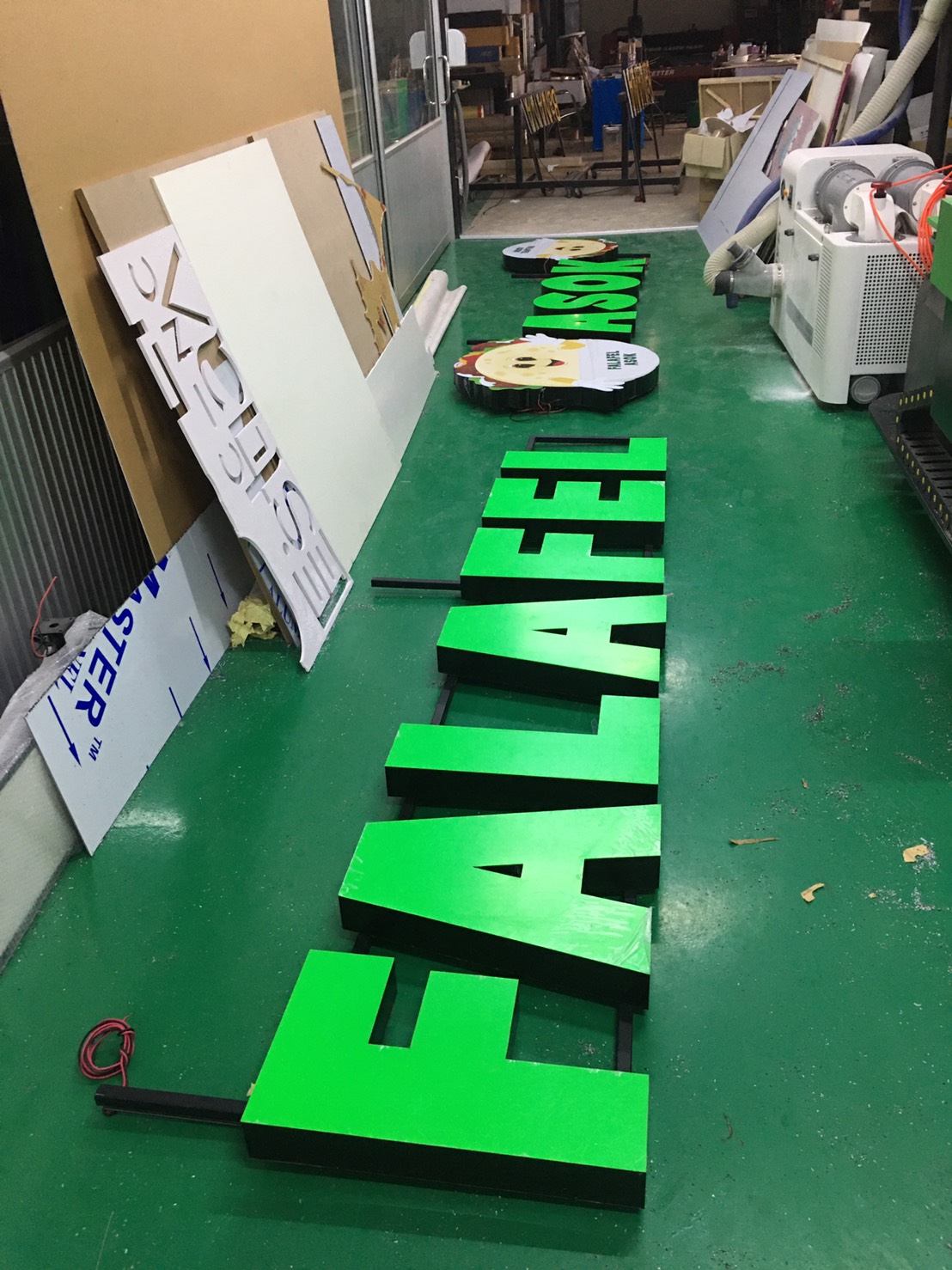 ป้ายไฟแอลอีดีไฟออกหน้าขอบอลูมิเนียม งานFALAFEL ASOK