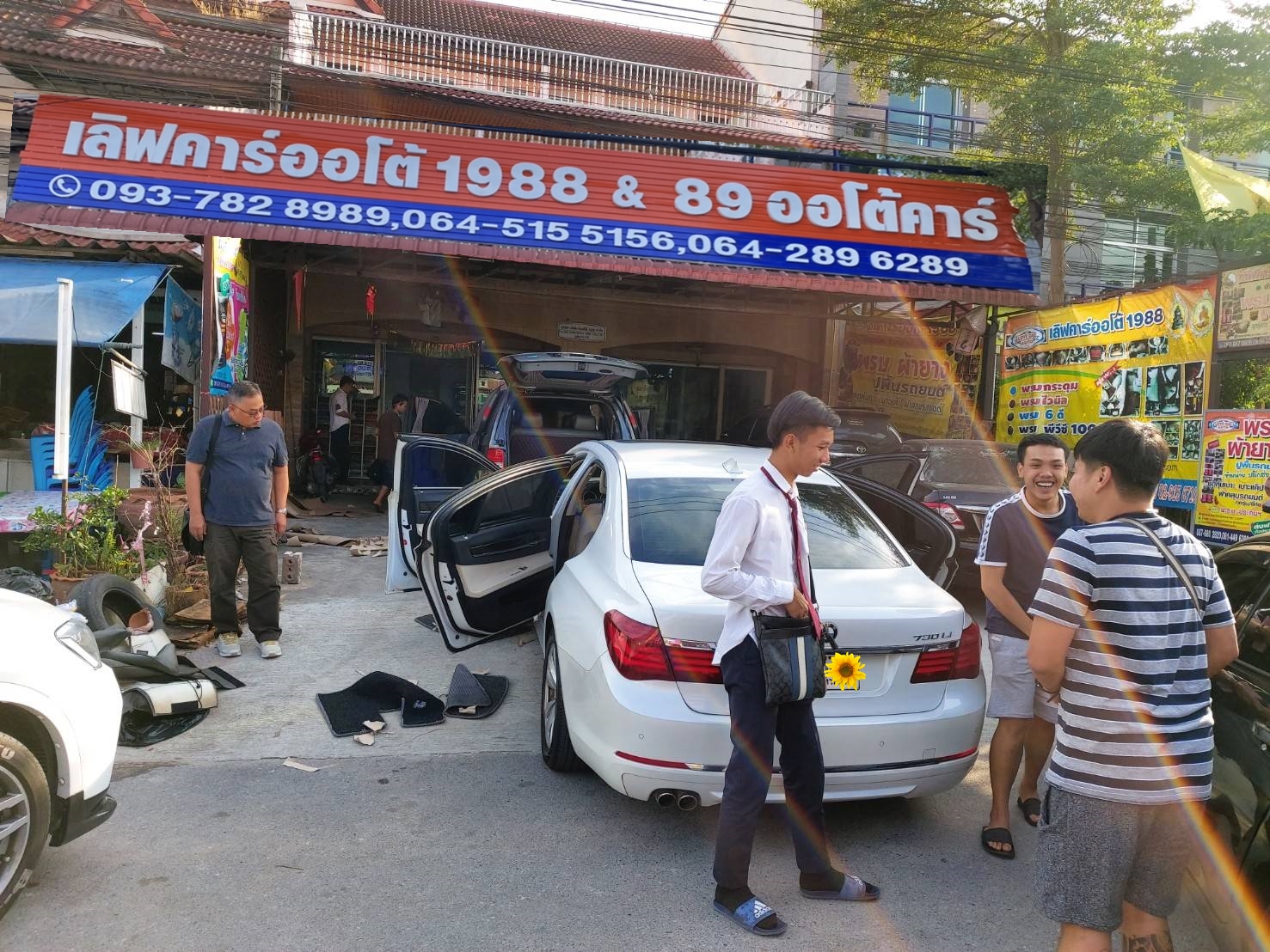 พรมปูรถยนต์ 8d