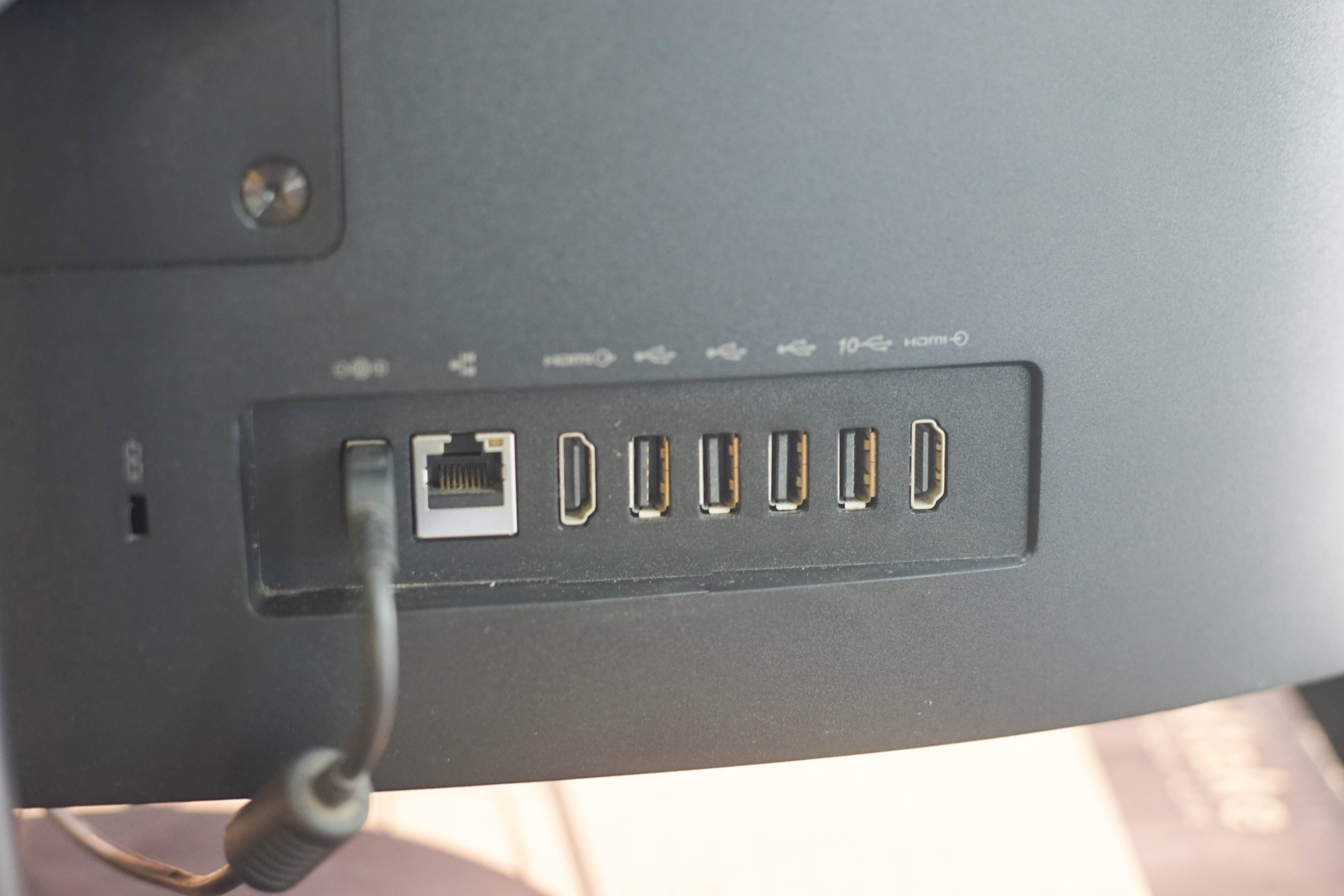 คอมมือสอง Lenovo ideacentre AIO V530-22ICB AIO 10UT-0023TA i5-8400T RAM 8 GB HDD 1TB Radeon 530