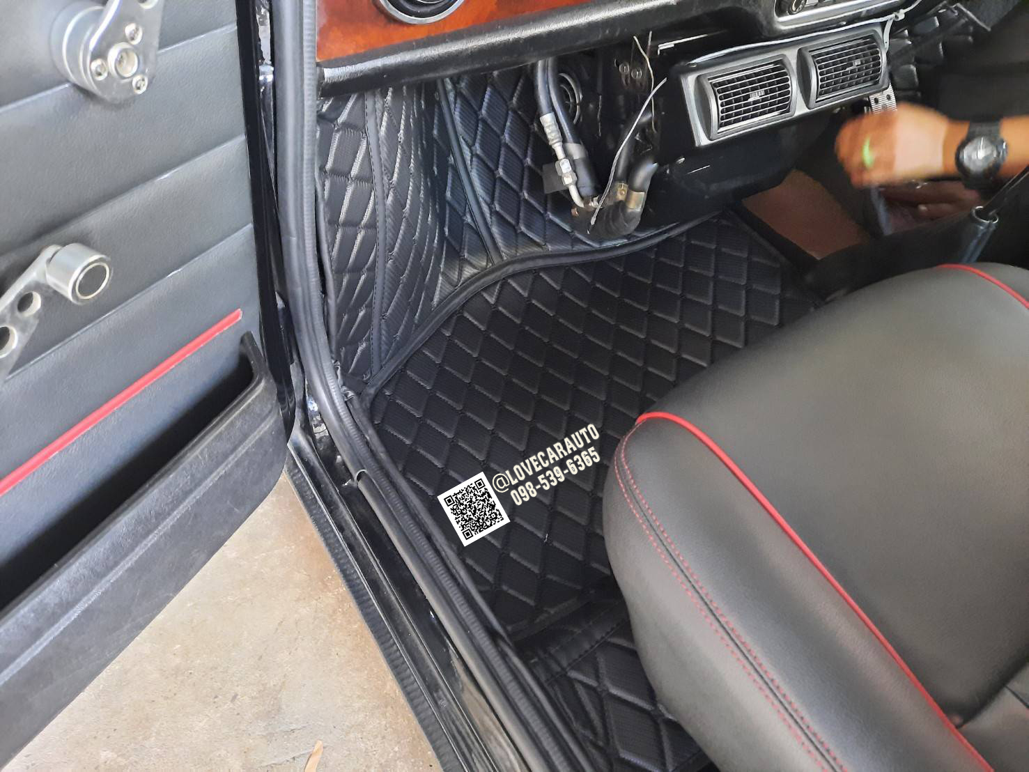 พรม6D MiniCooper Classic ลายเคฟล่าสีดำด้ายดำ