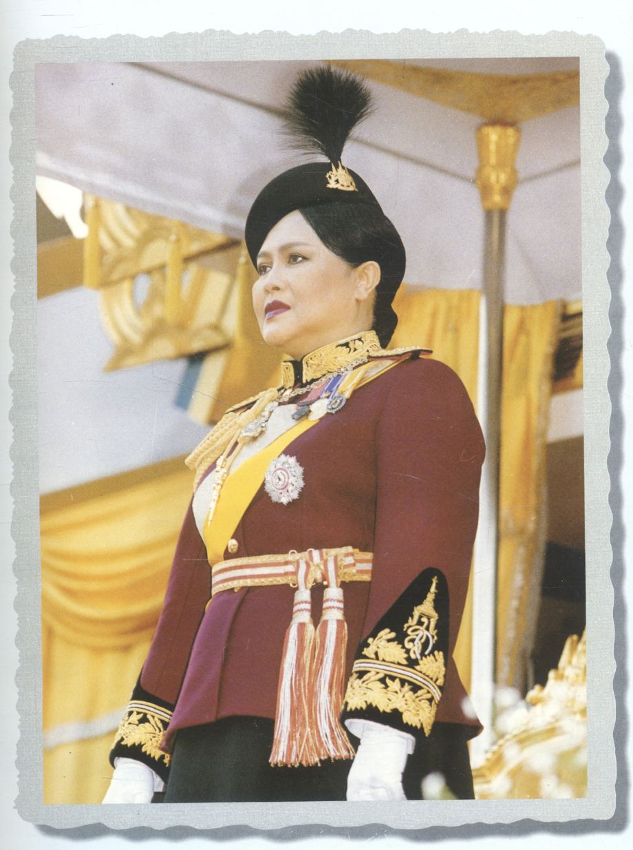 การสวนสนามแสดงแสนยานุภาพของกองทัพไทยฉลองสิริราชสมบัติครบ ๕๐ ปี