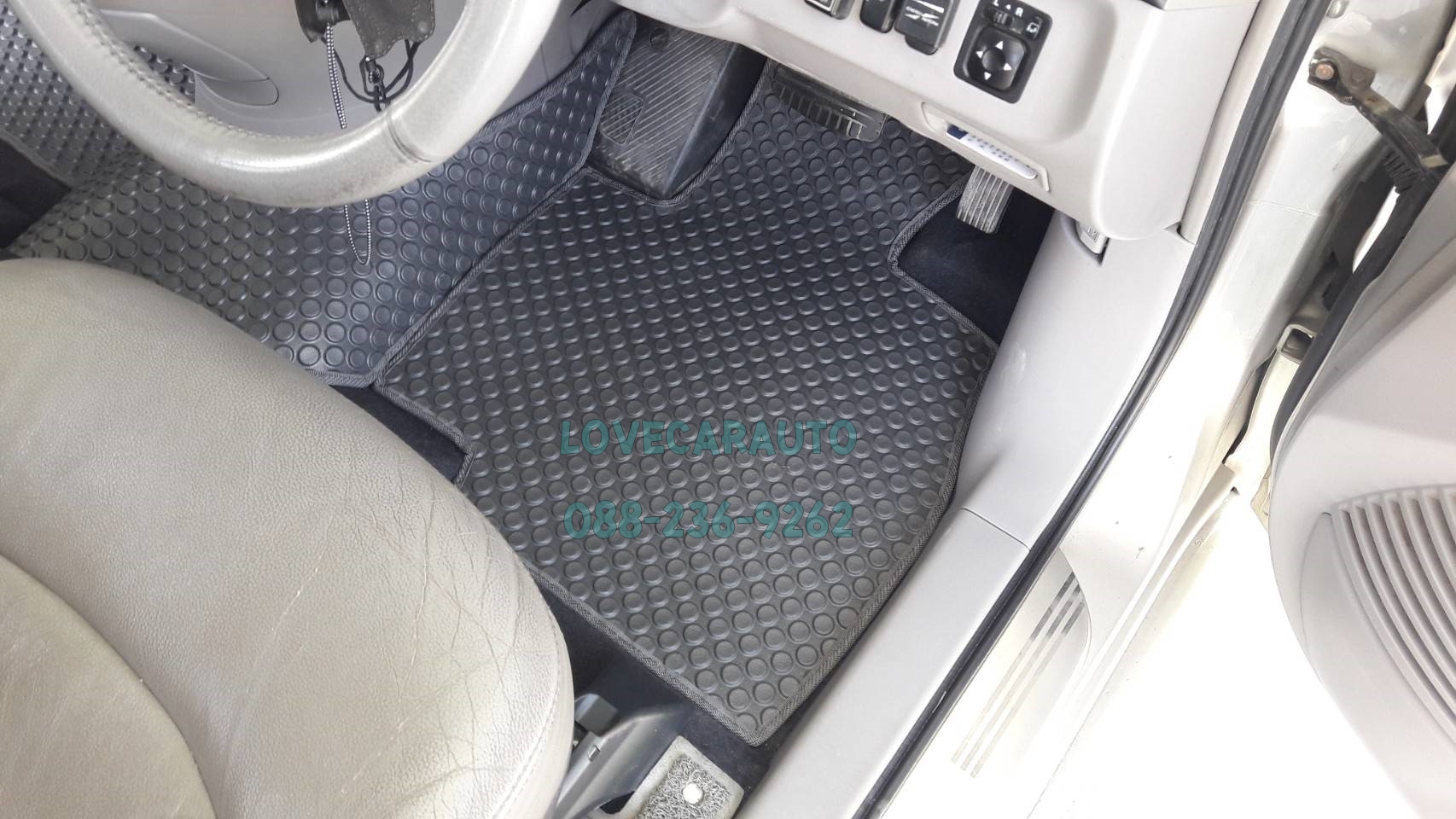 พรมปูพื้นรถยนต์ กระดุม Spacewagon กระดุมเทา