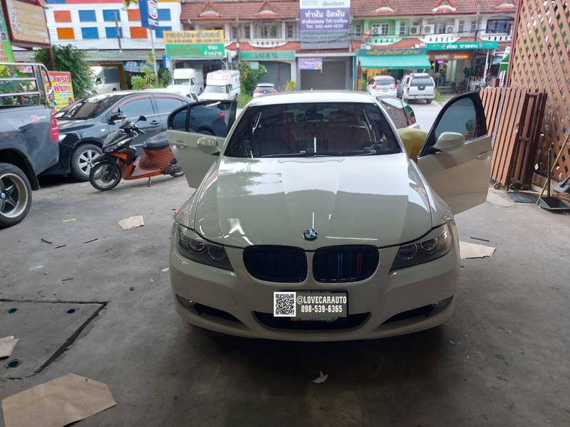 พรมปูพื้นรถยนต์ BMW M3 E90 พรมvvip สีแดงไวน์