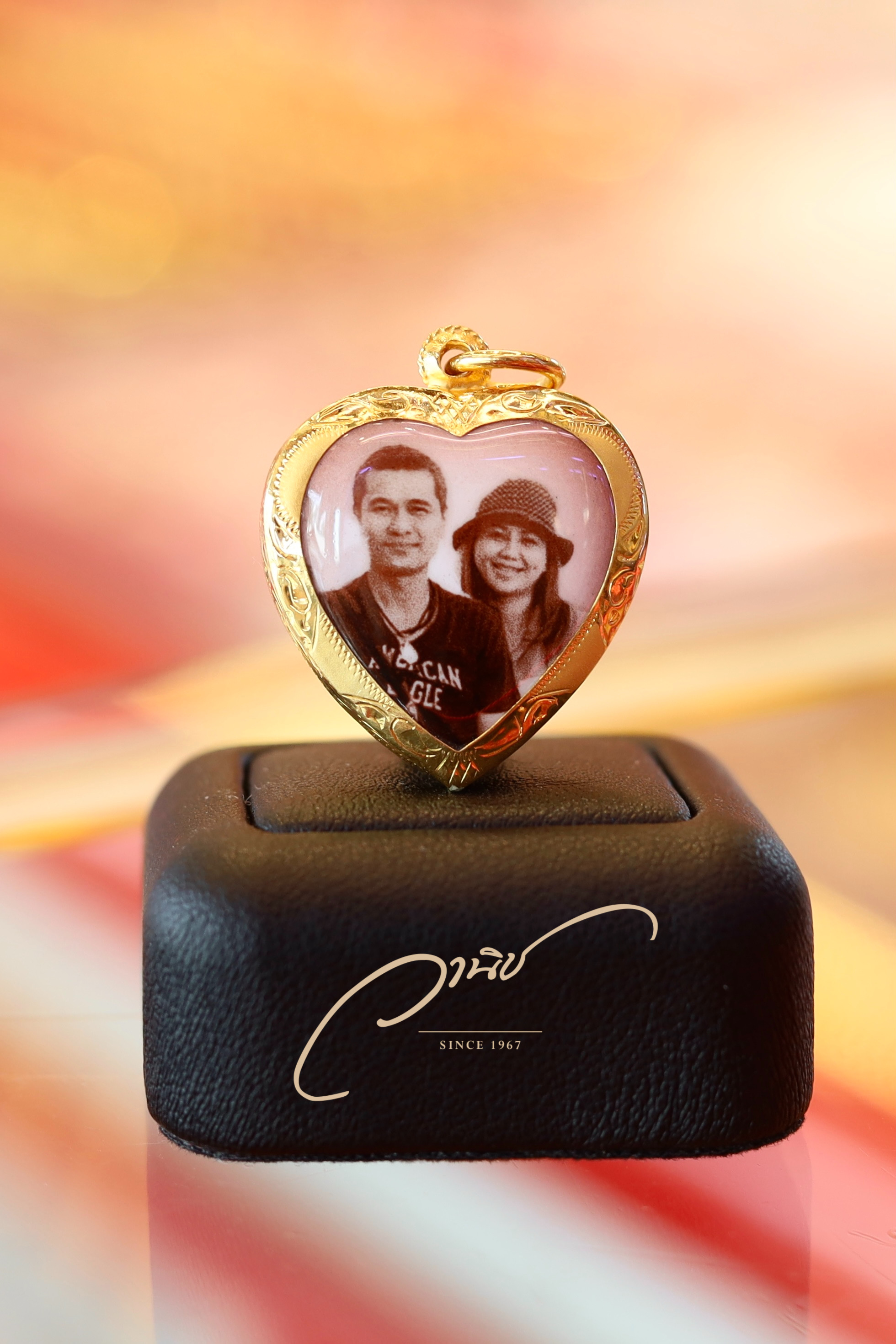 รับทำล็อกเก็ตเลี่ยมกรอบทอง Gold Locket By WANICH JEWELRY