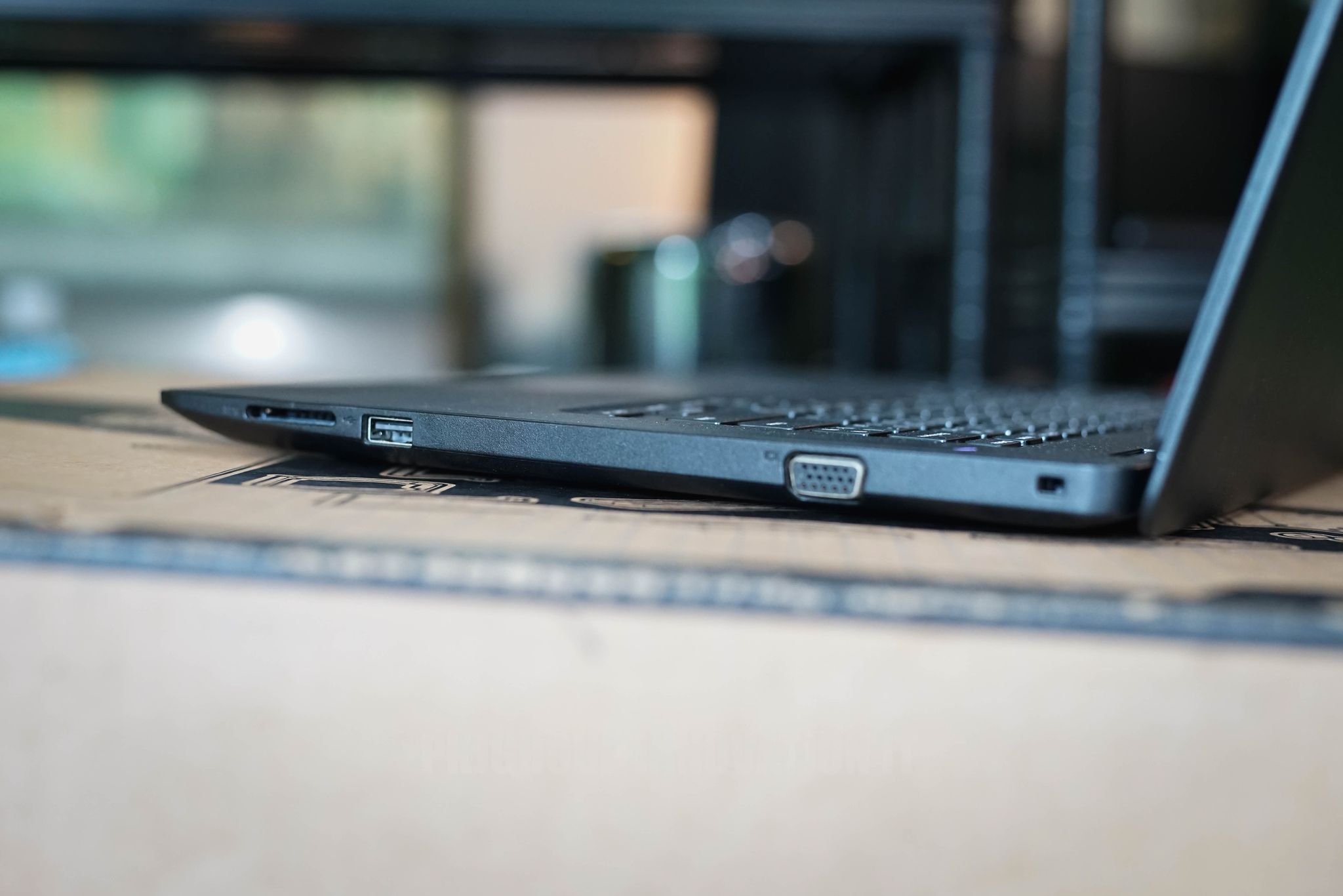 โน๊ตบุ๊คทำงานมือสอง Dell Latitude 3490 i5-8250U RAM 8GB SSD 120 GB