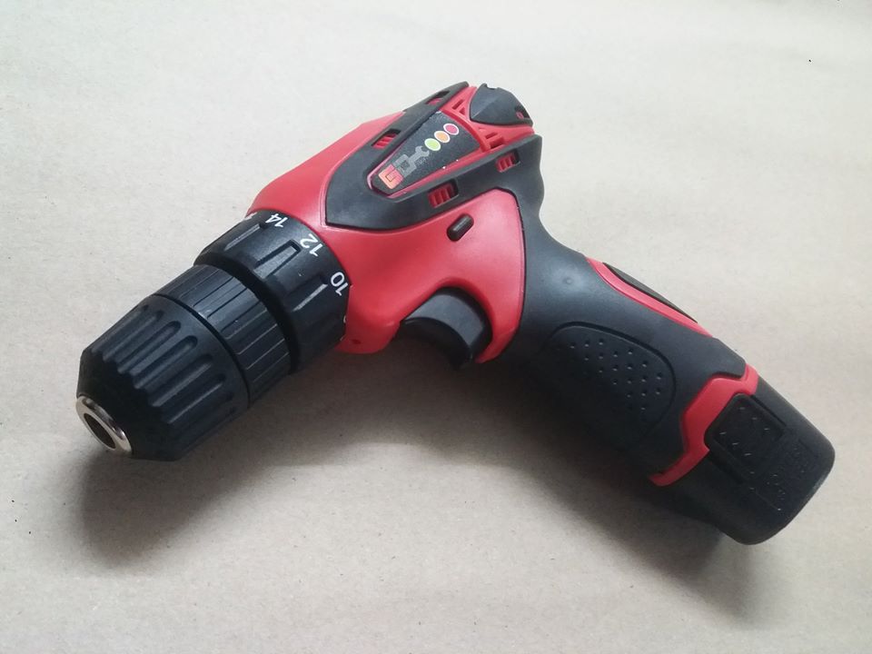 รหัสสินค้า 126 สว่านไร้สาย 18 โวลต์ GD แบตเตอรี่ 1 ก้อน มาพร้อมกับอุปกรณ์ หลากหลายรูปแบบ