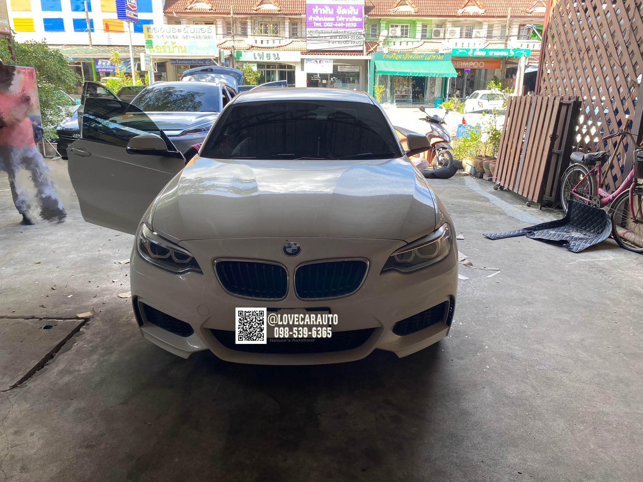 พรมปูพื้นรถยนต์ 7D Bmw 218i Coupe สีดำด้ายฟ้า +ไวนิลสีดำ