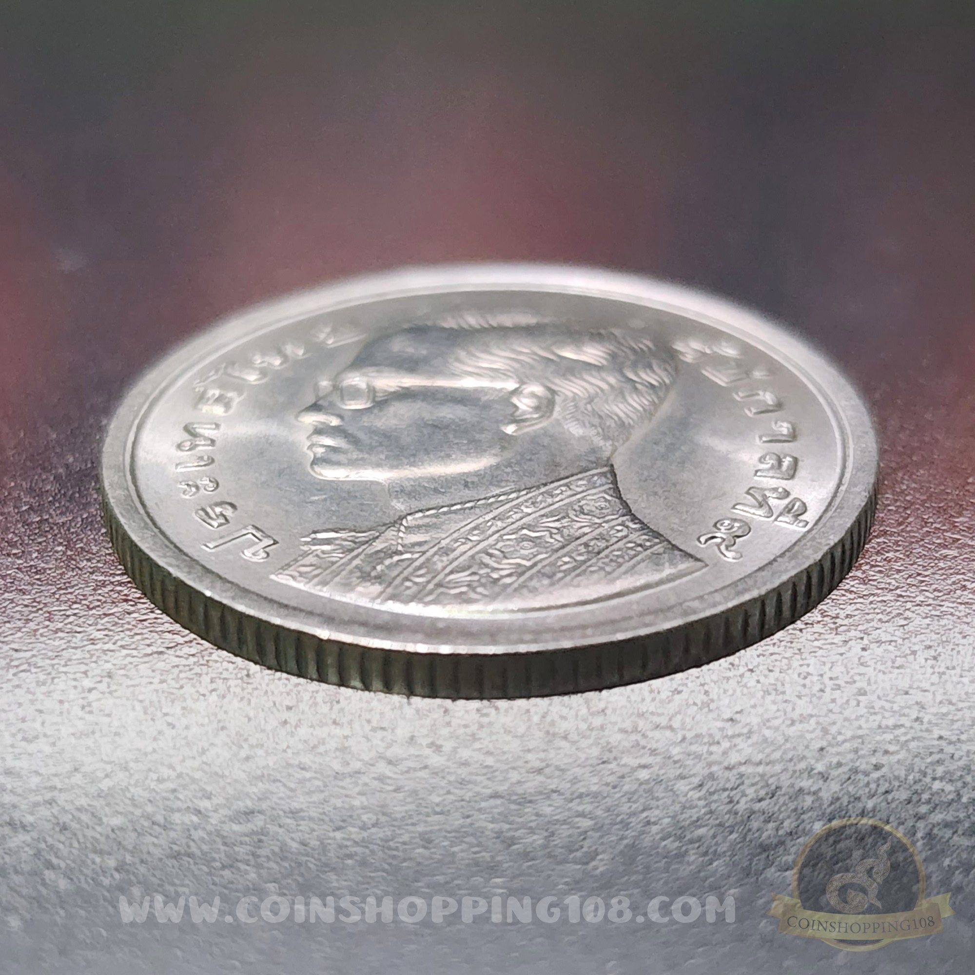 ชุด 2 เหรียญ 1 บาท 2520 หลังเรือพระที่นั่งสุพรรณหงส์ ภู่สั้น - ภู่ยาว พ.ศ.2520 ไม่ผ่านใช้