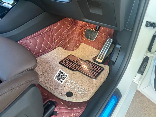 พรมปูพื้นรถยนต์ 7D Bmw ix3 2022 สีเลือดหมู +ไวนิลครีม