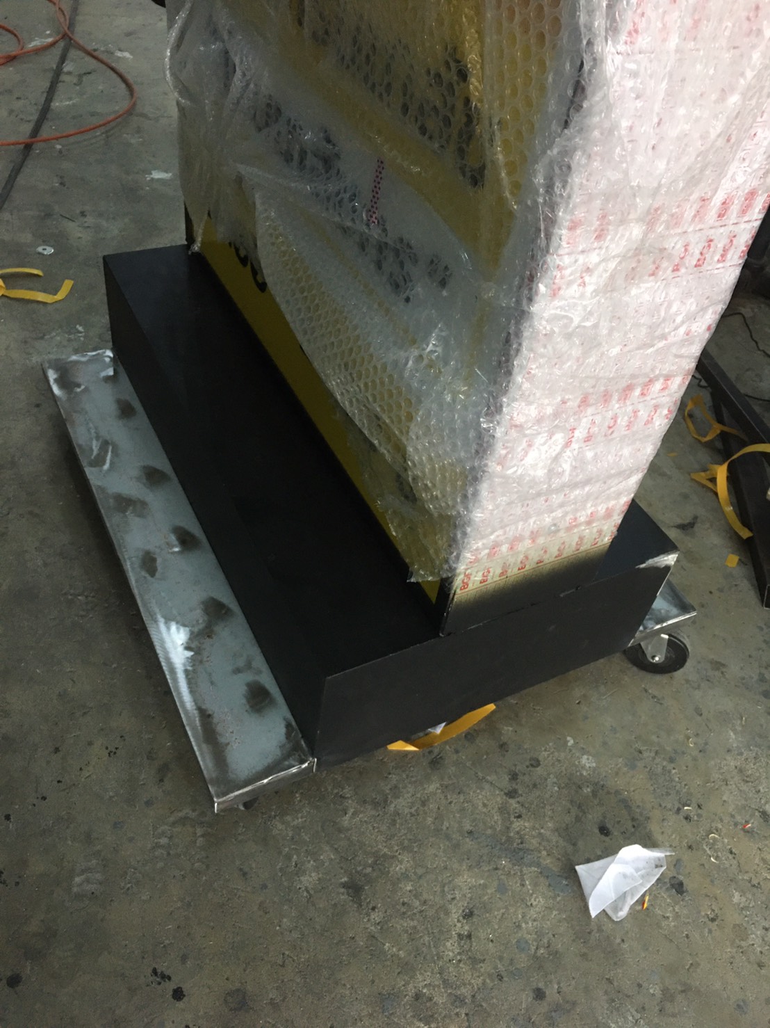 ตู้ไฟล้อเลื่อนสองหน้า งานร้านยา