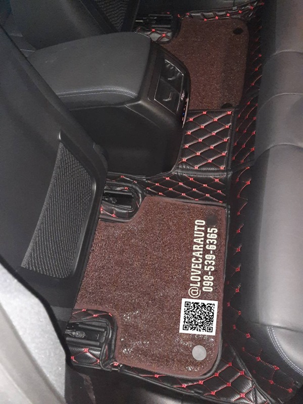 พรมปูพื้นรถยนต์ 7D Bmw ix3 2023 ลายเคฟล่าสีดำด้ายแดง +ดักฝุ่นสีน้ำตาล