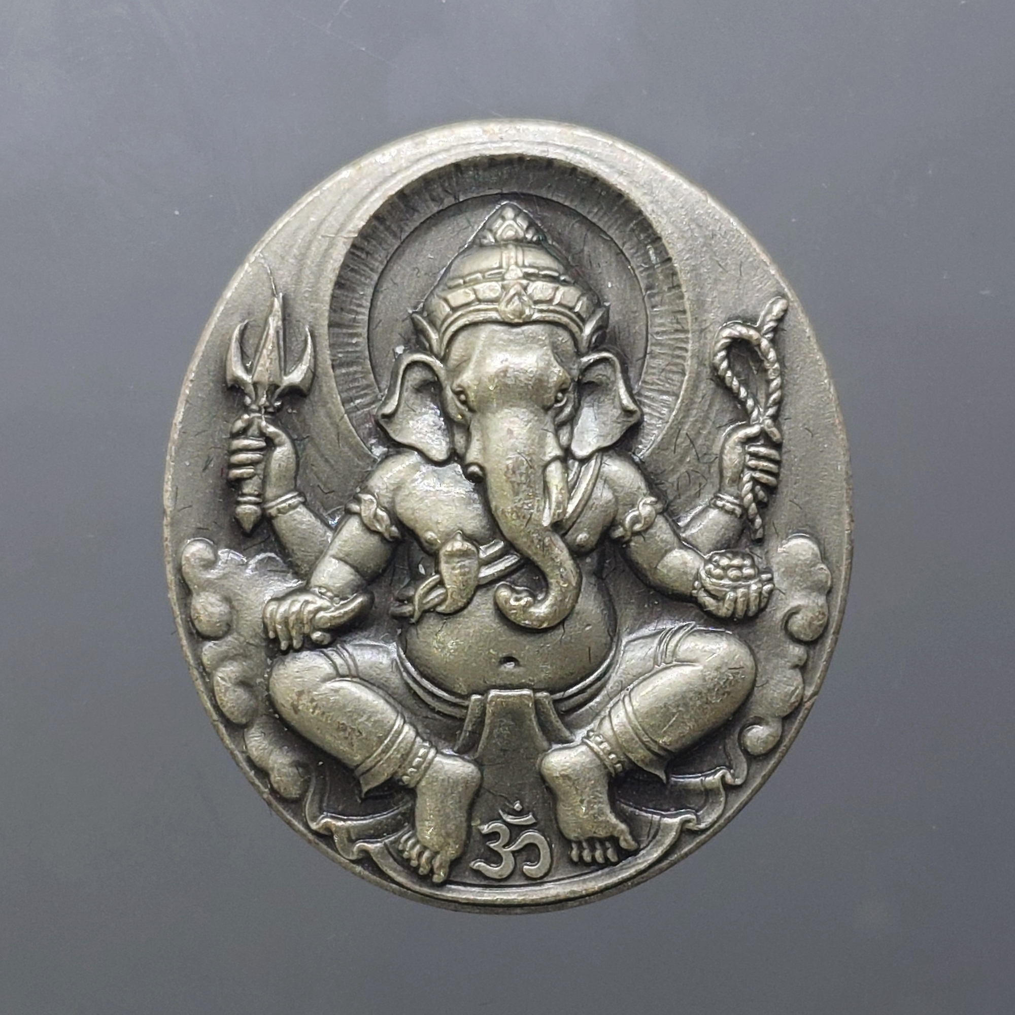 เหรียญพระพิฆเนศ หลังโอม เนื้อเงิน ที่ระลึก 108 ปี แห่งการสถาปนากรมศิลปากร ปี2562 พร้อมกล่องเดิม