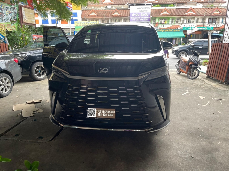 พรมปูพื้นรถยนต์ Lexus LM350h 7ที่นั่ง 2024 กระดุมเล็กดำ