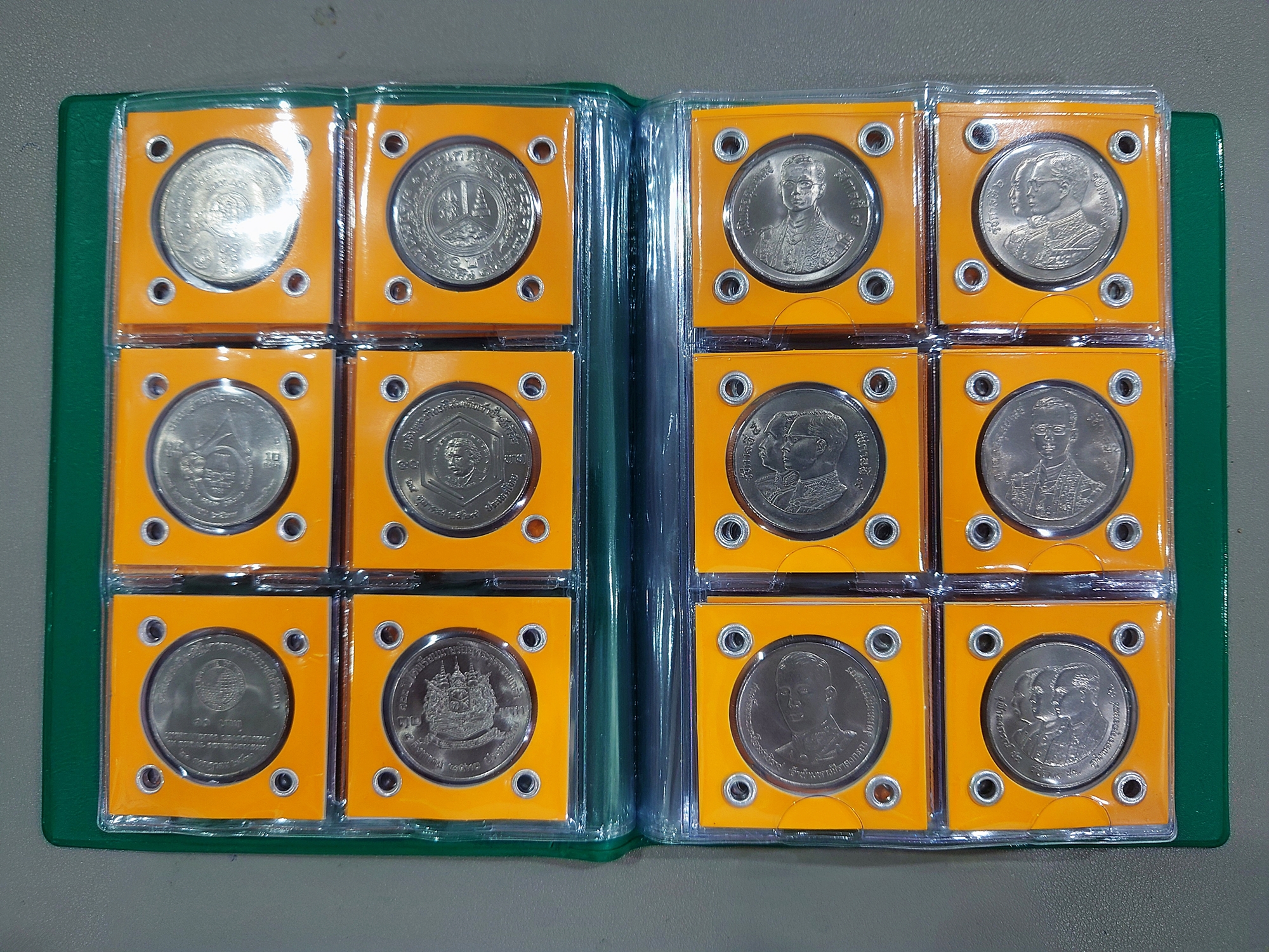 ชุดเหรียญ 10 บาท ครบชุด 47 วาระ (พ.ศ.2520–2537) เนื้อนิเกิล เหรียญไม่ผ่านการใช้ บรรจุเม้าท์เจาะตาไก่ ใส่เล่มสะสมสวยงาม