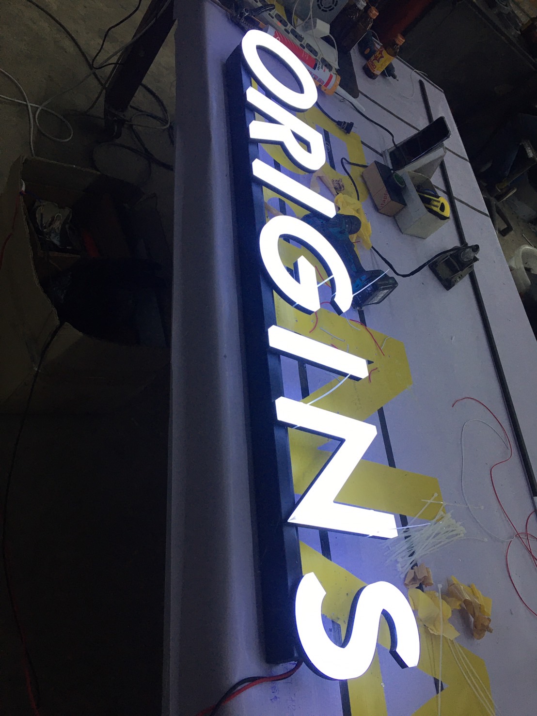 ป้ายไฟLEDตัวอักษรออกหน้าพร้อมโครงเหล็ก งานORIGINS