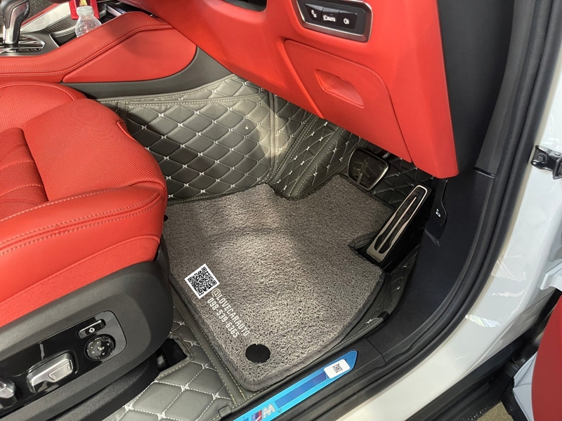 พรมปูพื้นรถยนต์ 7D Bmw XM G09 2024 สีเทาด้ายเทา +ไวนิลเทา