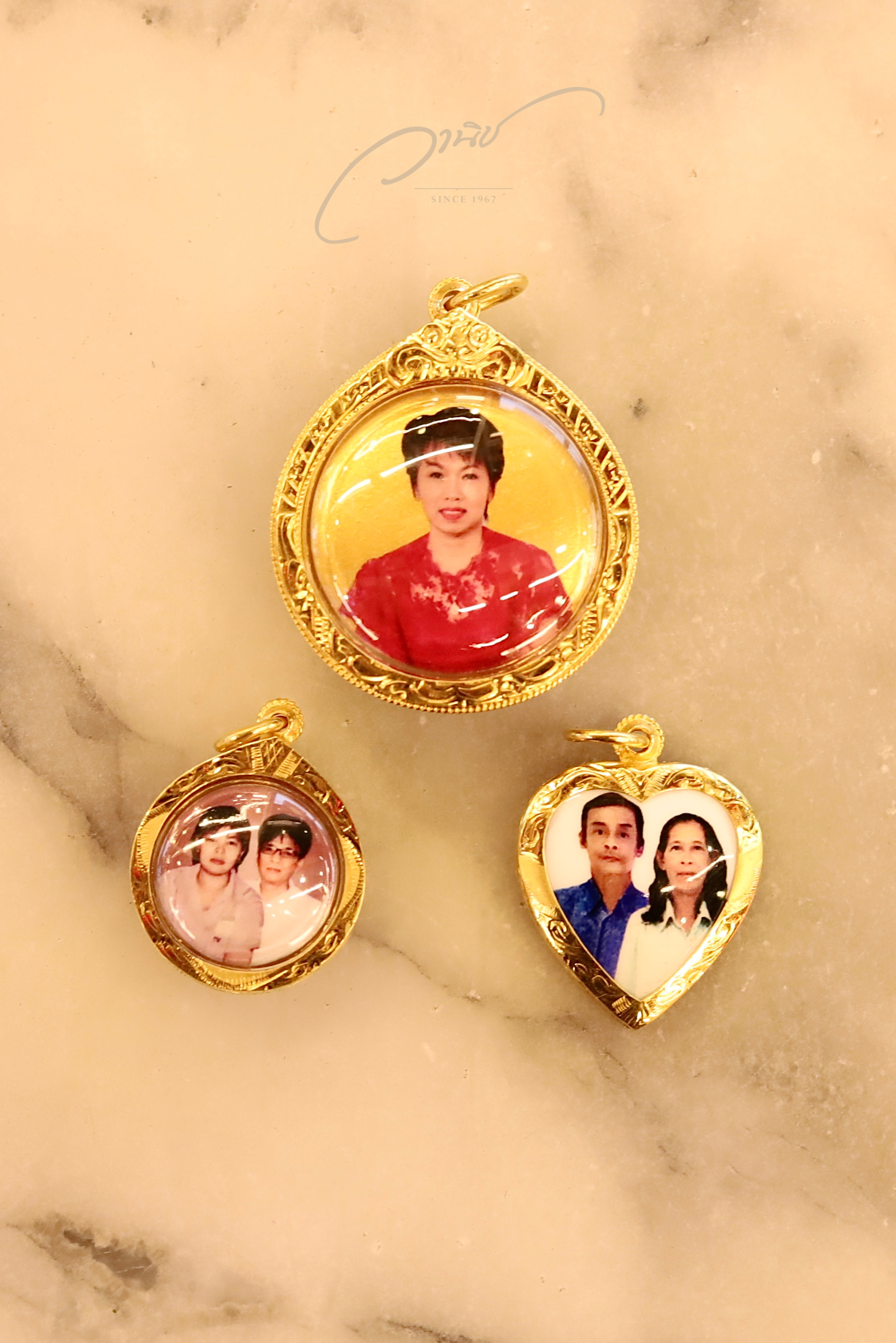 WANICH LOCKET ล็อกเก็ตรูปภาพเลี่ยมกรอบทองคำแท้ ของที่ระลึกสุดพรีเมี่ยม
