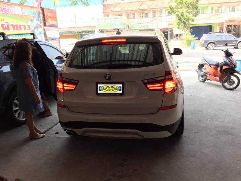 พรมดักฝุ่นปูพื้นรถยนต์ BMW X3