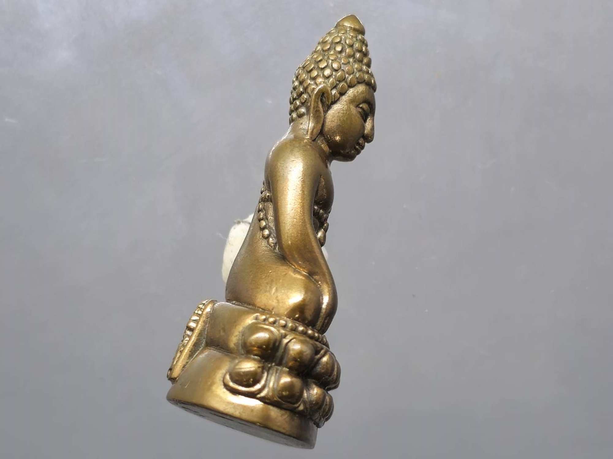 พระกริ่งฉลองพระชนมายุ ญสส 90 พรรษา เนื้อสัมฤทธิ์ ขนาดสูง 3.7 ซ.ม.วัดบวรนิเวศวิหาร ปี2546 พร้อมกล่องเดิม