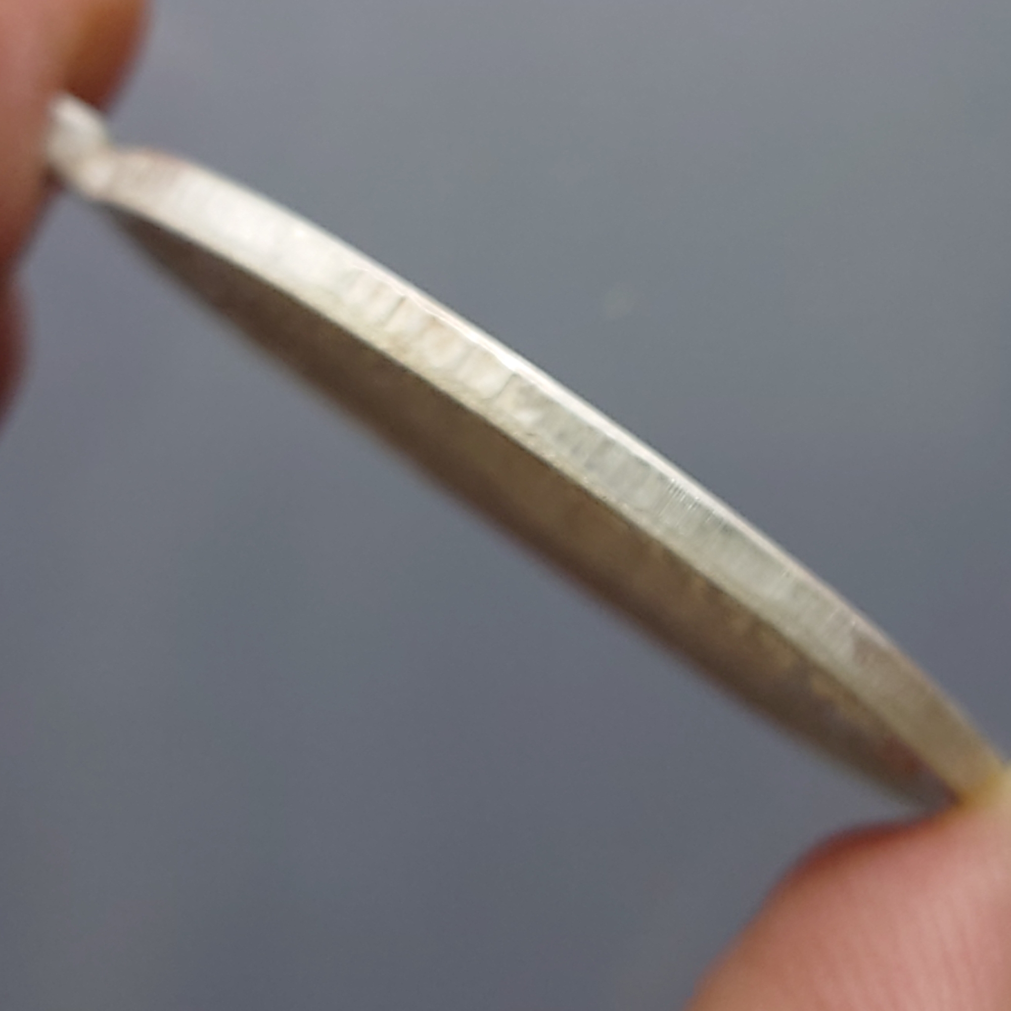 หลวงพ่อทองคำ รุ่นชัยชนะ หลังดวงพิชัยสงครามนวหรคุณ เนื้อเงินลงยาเขียว เจ้าคุณธงชัย วัดไตรมิตร ปี2559 พร้อมกล่องเดิม