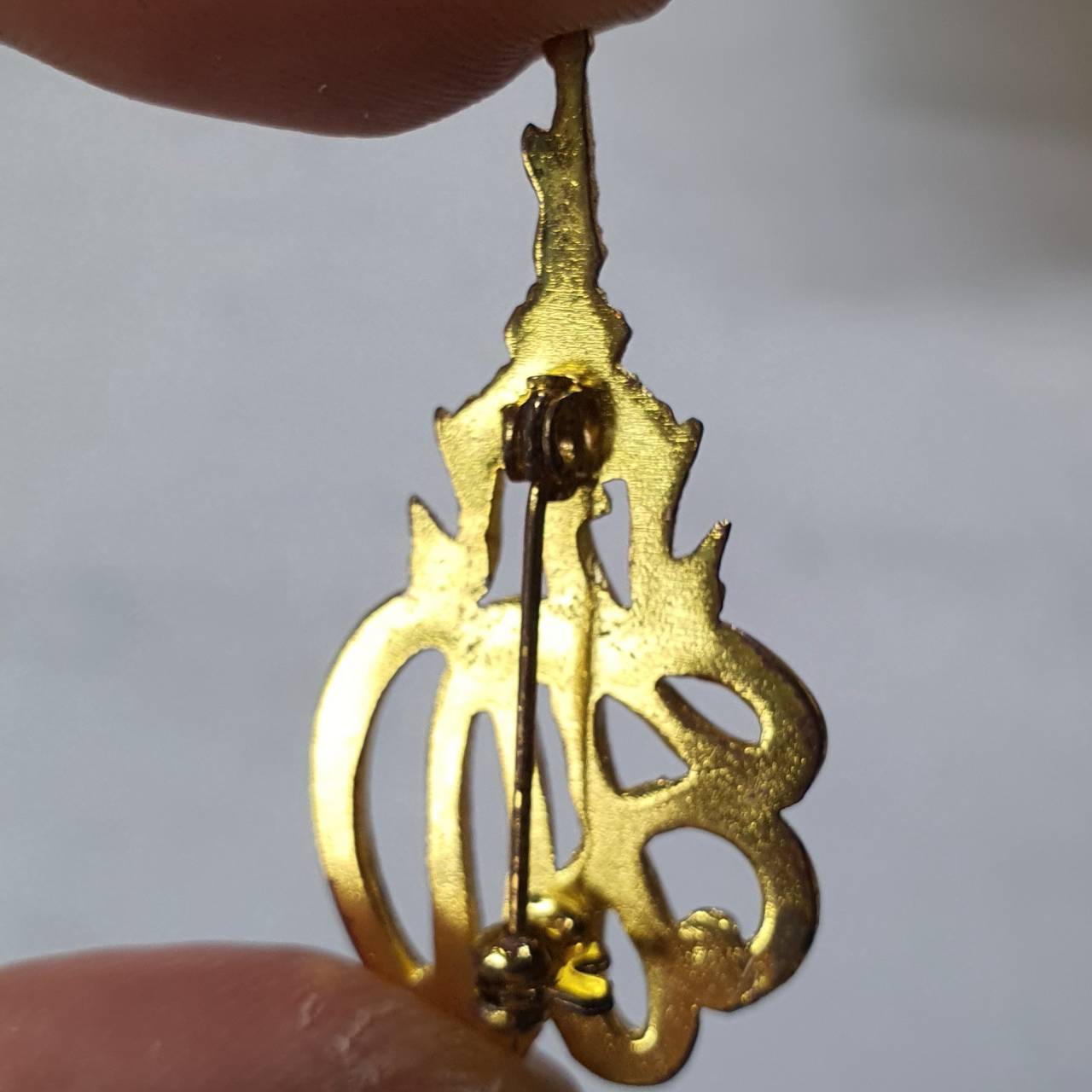 เข็มกลัด เข็มที่ระลึก ตราสัญลักษณ์ สท ( ราชินีสุทิดา )