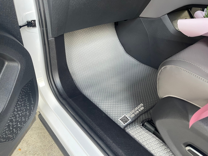 พรมปูพื้นรถยนต์ Mg Maxus7 กระดุมเล็กสีเทา