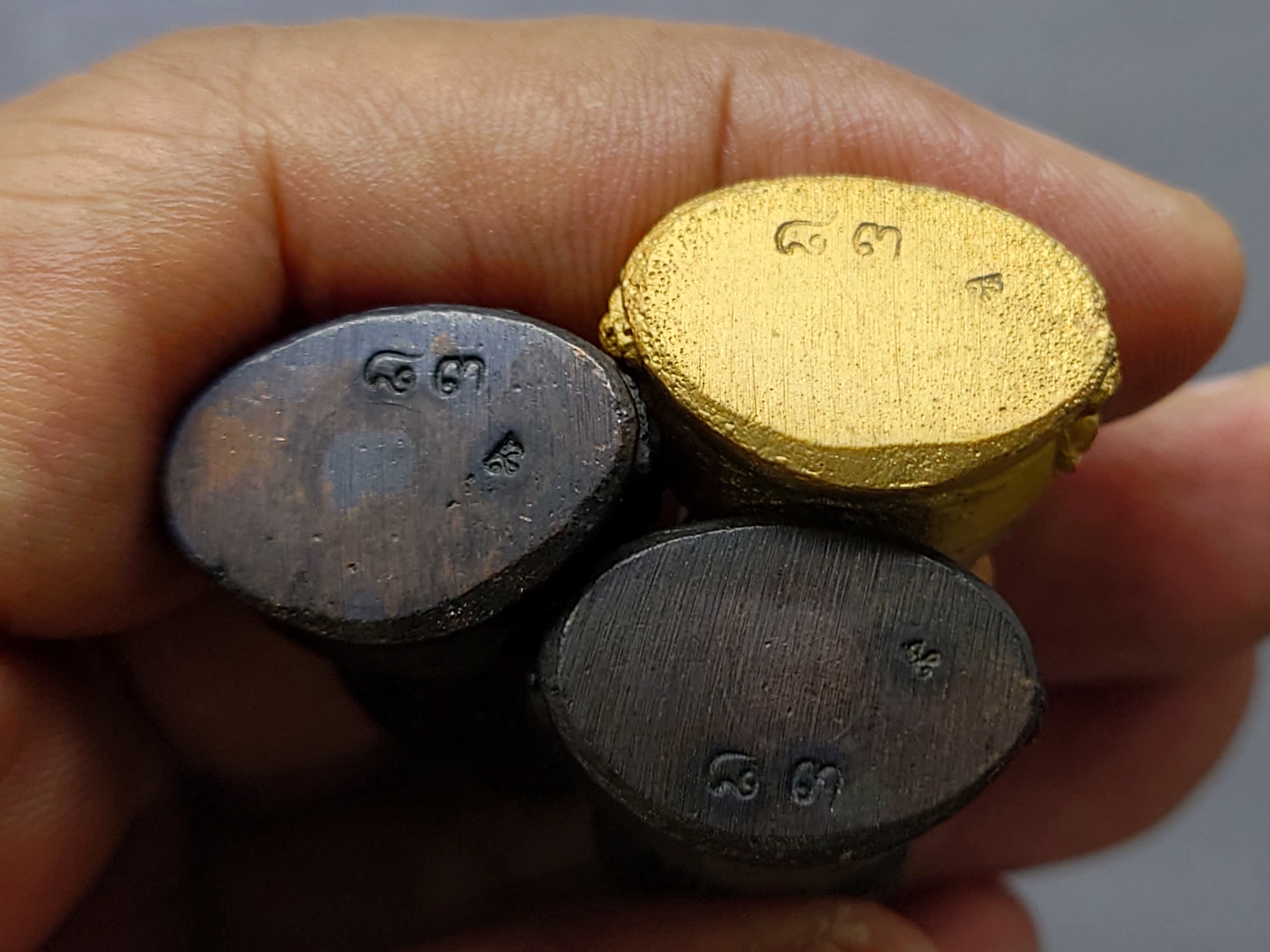 พระกริ่งบารมี ๘๔ (ชุด 3 องค์) สมเด็จพระญาณสังวรฯ วัดบวรนิเวศวิหาร ปี2540 พร้อมตลับเดิม