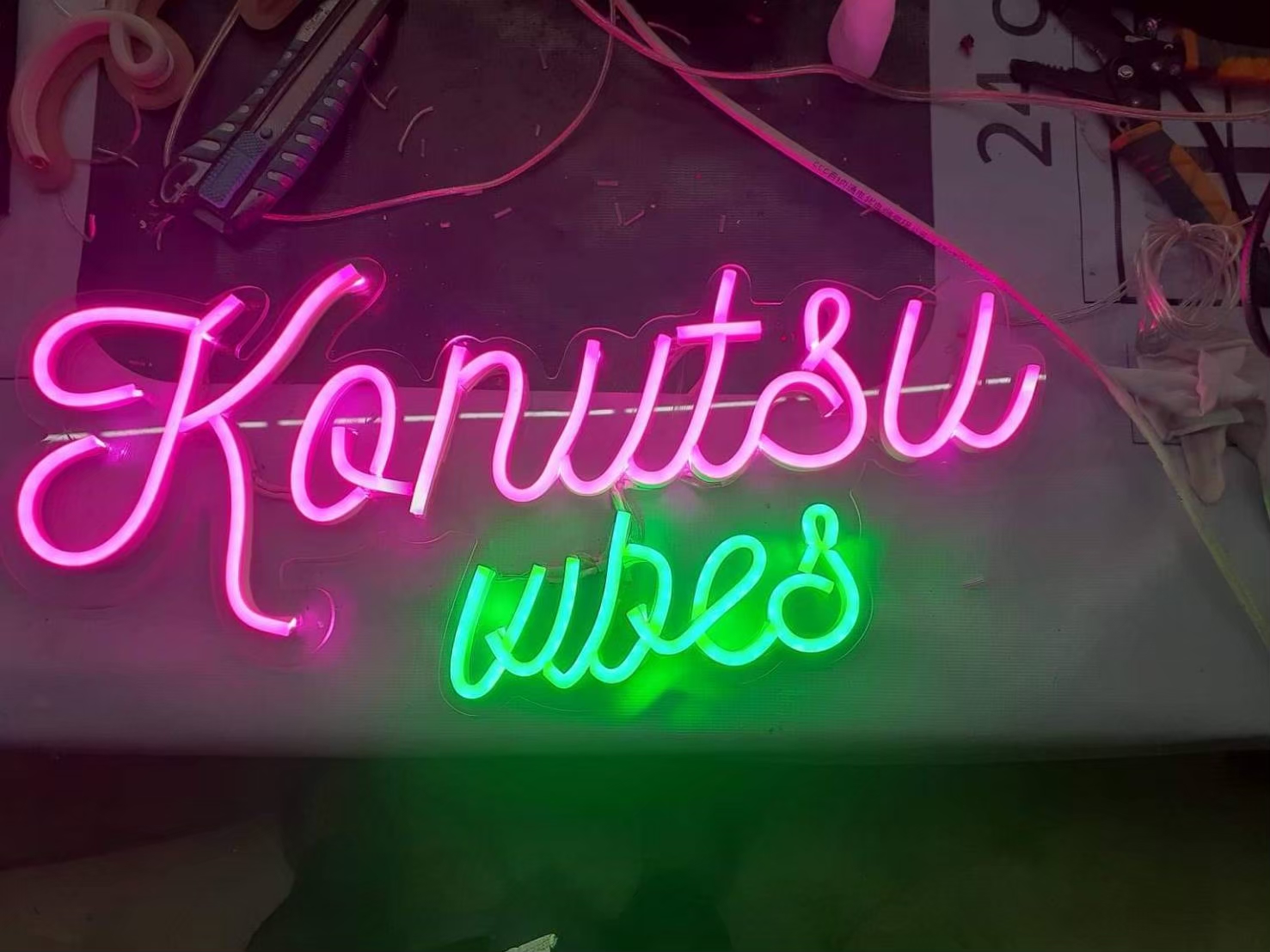 ป้ายไฟแอลอีดีนีออนเฟล็ค งานKONUTSUนีออน