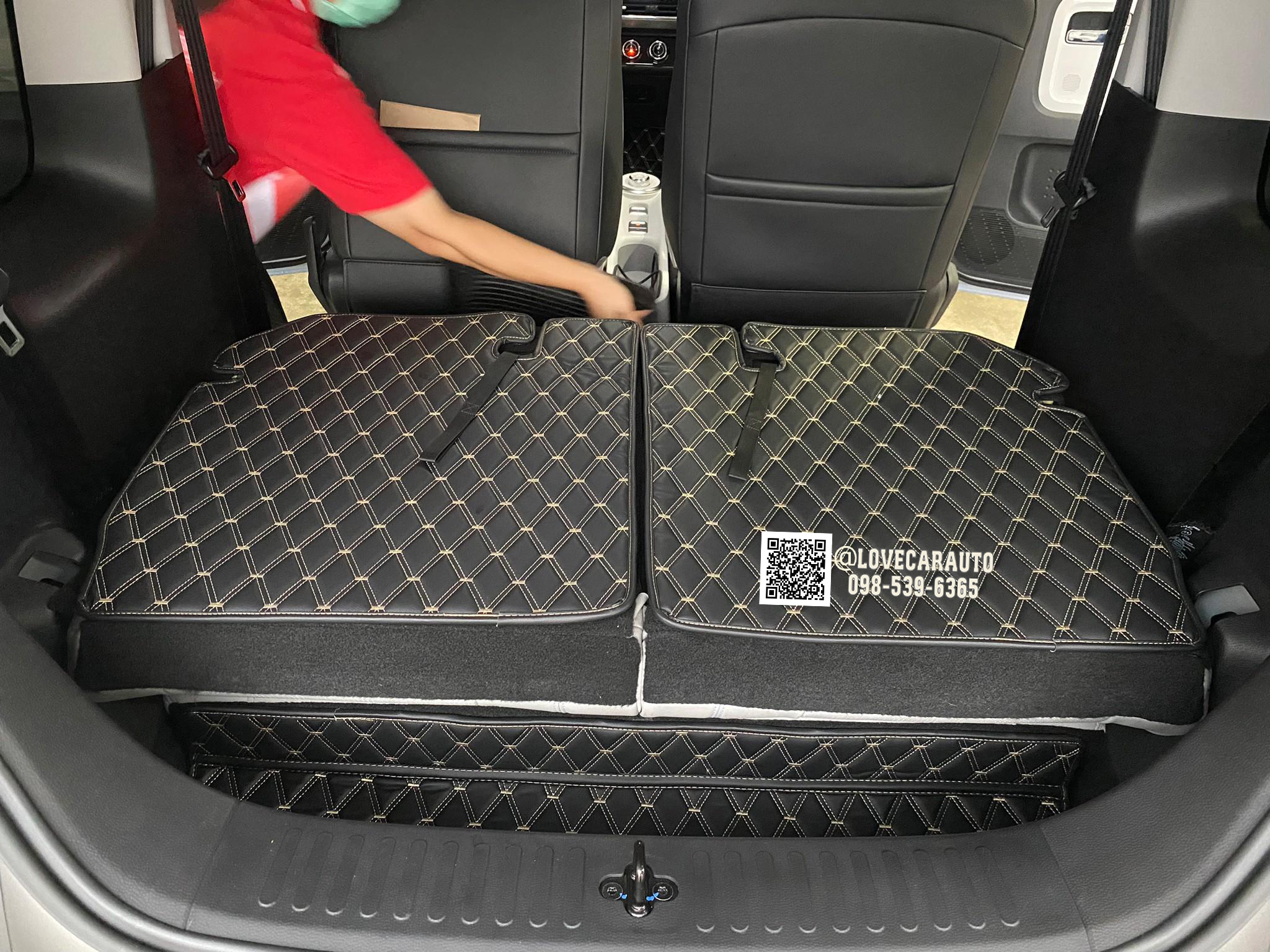 พรมปูพื้นรถยนต์ 6D Wuling Air EV ดำทอง