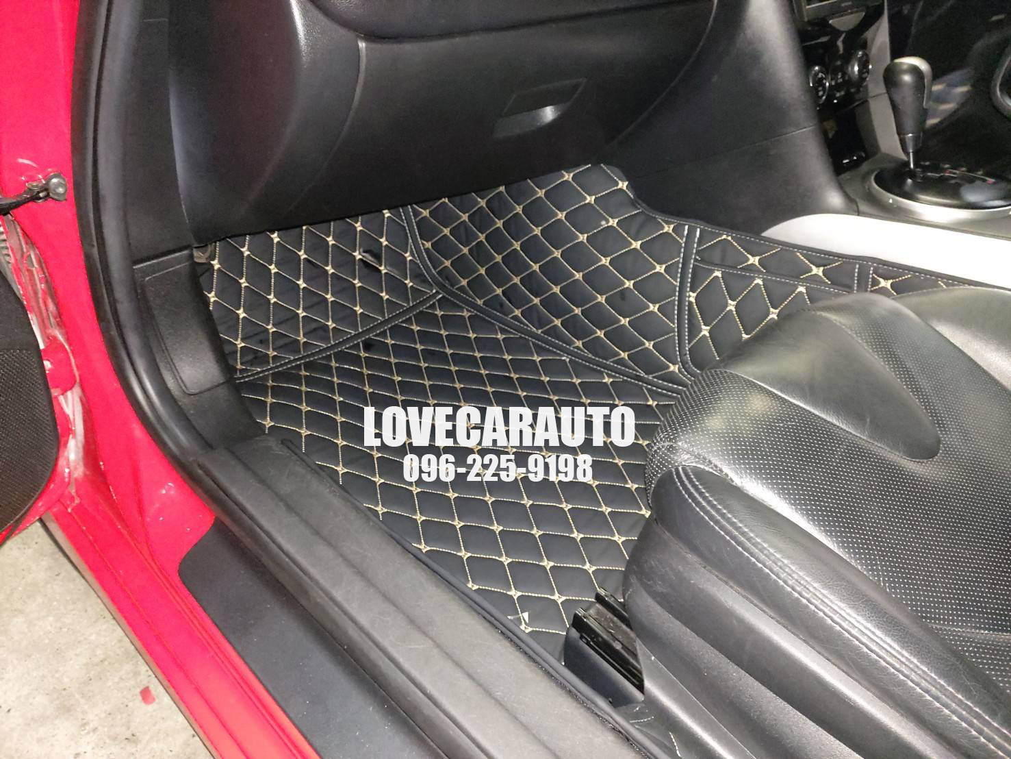 พรมปูพื้นรถยนต์ 6D Mazda Rx 8 สีดำด้ายทอง+แผ่นท้ายสีแดงไวน์