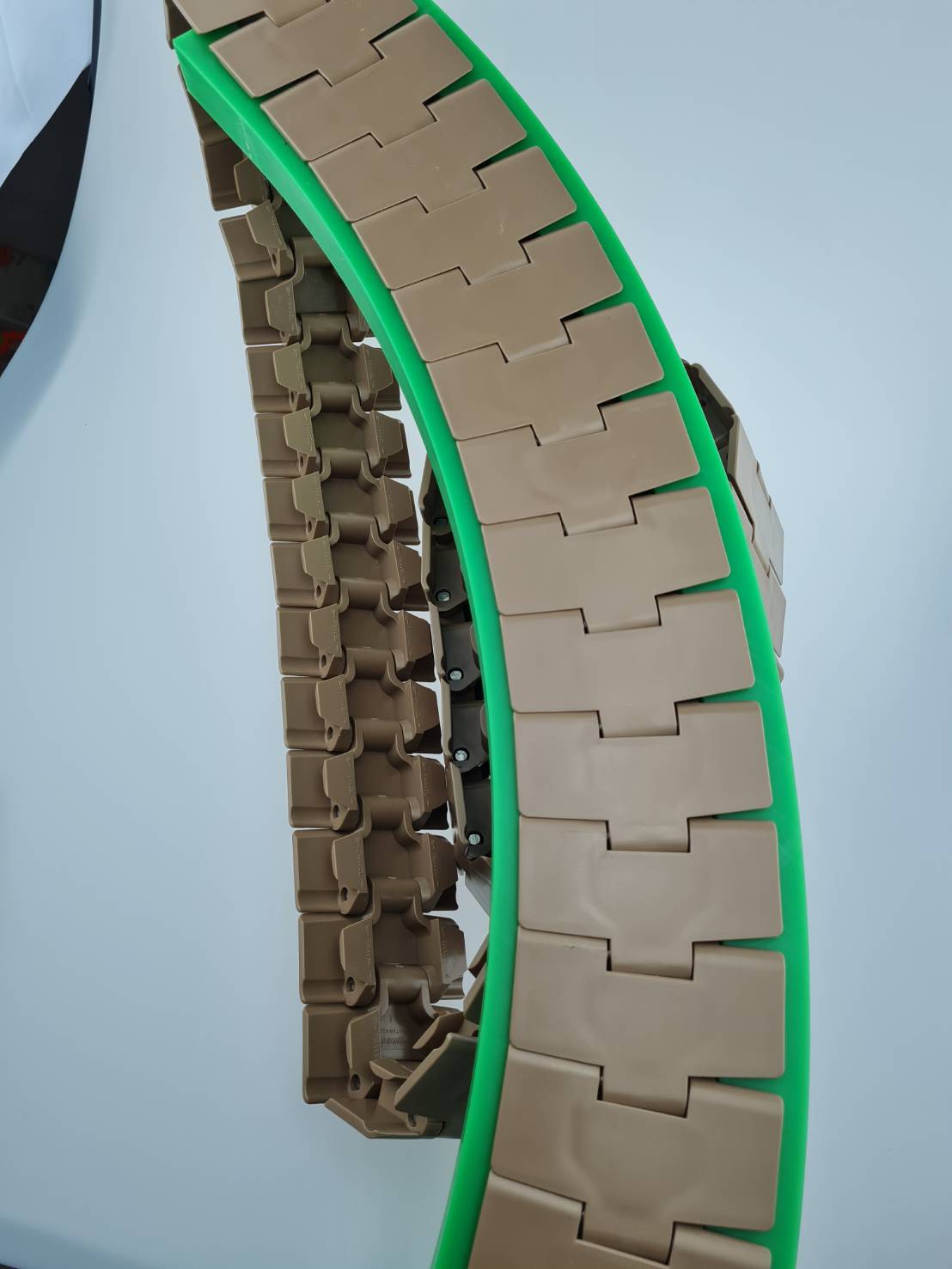 Har820TAB-K325 curve top chain สายพานลำเลียง(Conveyer) ขวดในโรงงานอุตสาหกรรมเป่าขวดหรือโรงงานผลิตน้ำแบบโค้ง