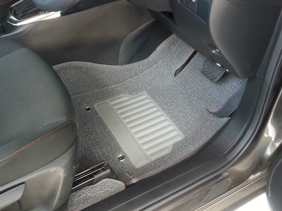 พรมดักฝุ่นปูพื้นรถยนต์ Mazda 2 มาสด้า 2