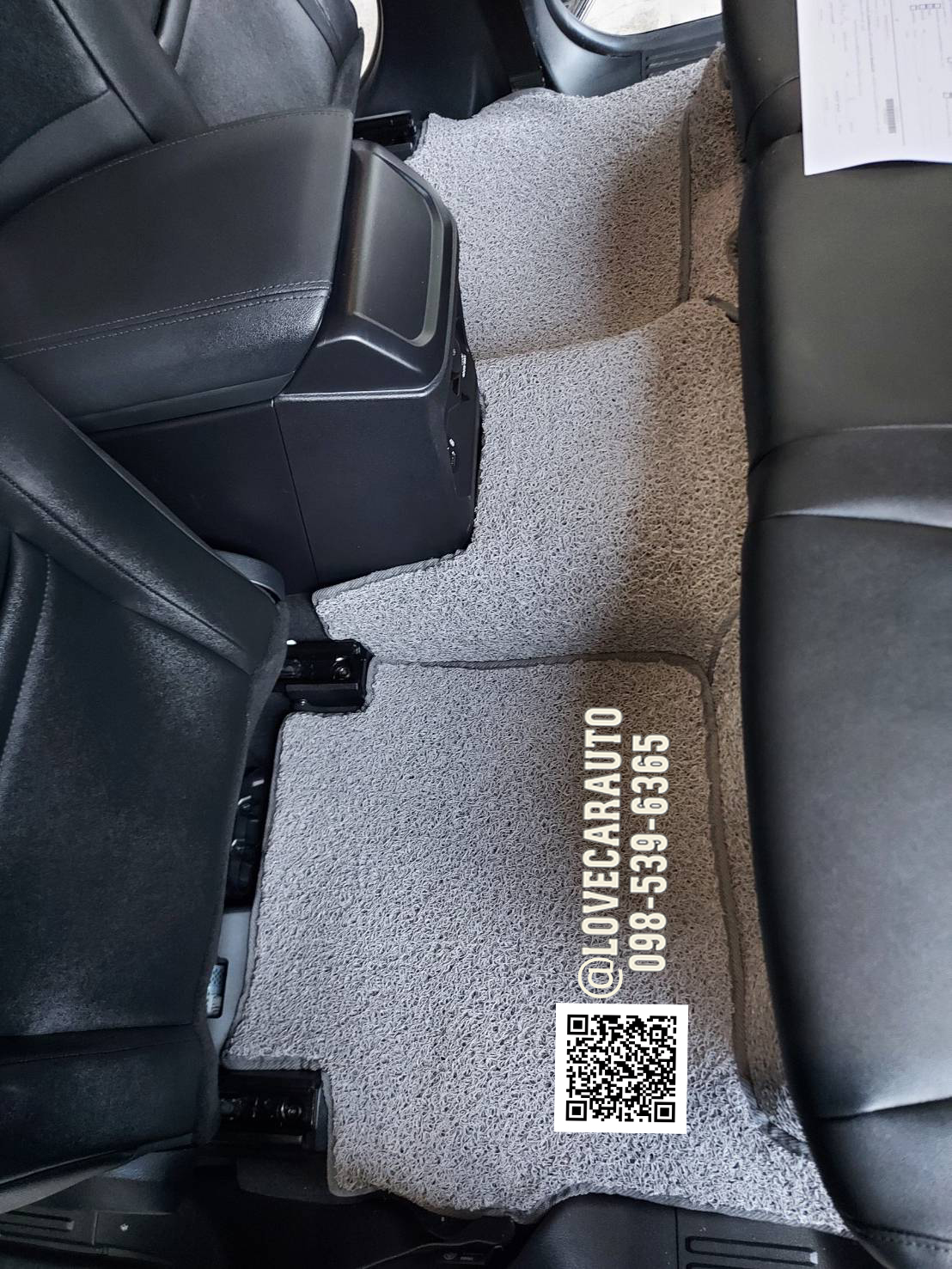 พรมดักฝุ่นปูพื้นรถยนต์ Next-Gen Ford Everest 2023 ไวนิลสีเทา