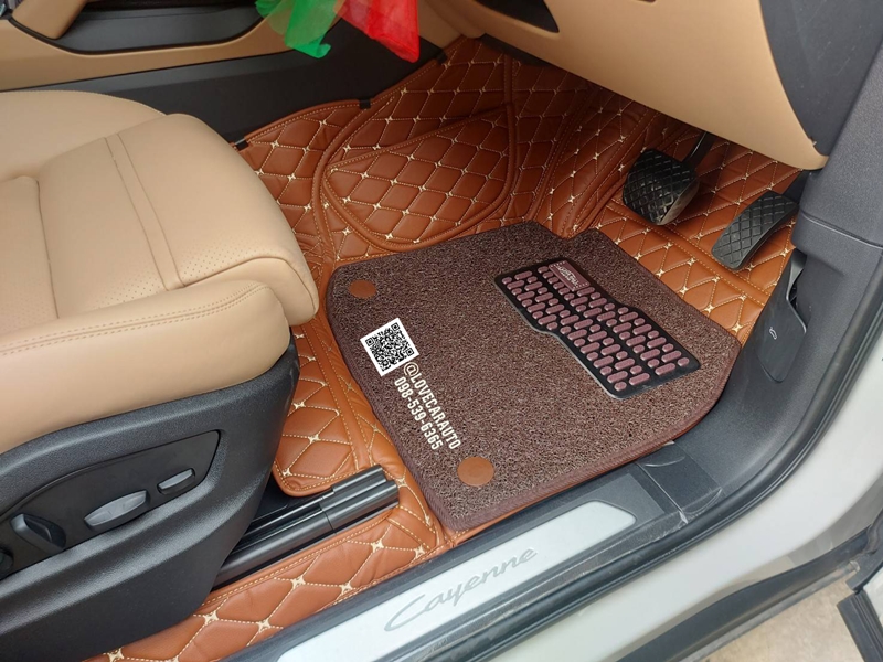 พรมปูพื้นรถยนต์ 7D Porsche Cayenne 2024 สีน้ำตาลเข้ม+ไวนิลน้ำตาล