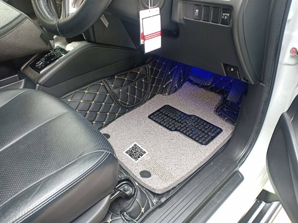 พรม7D Mitsubishi Triton 2018 สีดำด้ายทอง+ไวนิลเทา