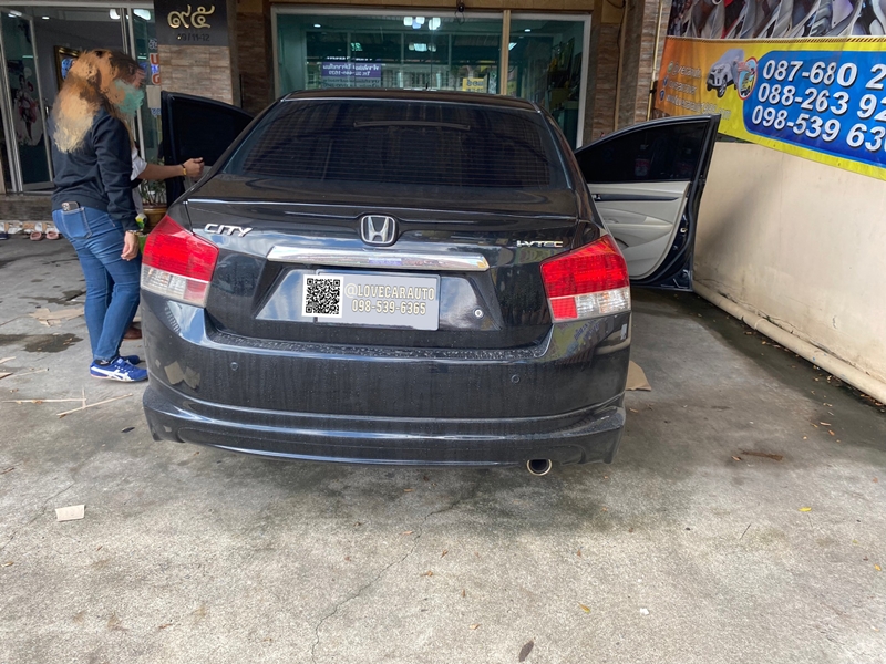 พรมปูพื้นรถยนต์ Honda City 2011 VVIP ด้ายคู่สีดำด้ายทอง