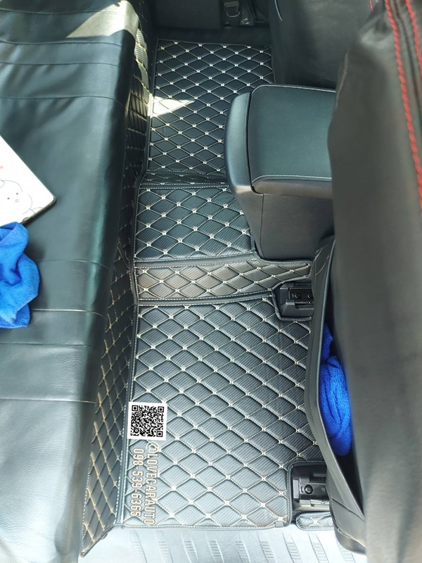 พรมปูพื้นรถยนต์ 6D Toyota Revo Smart Cab โตโยต้า ไฮลักซ์ รีโว่ สมาร์ทแค็บ ลายเคฟล่า สีดำด้ายทอง