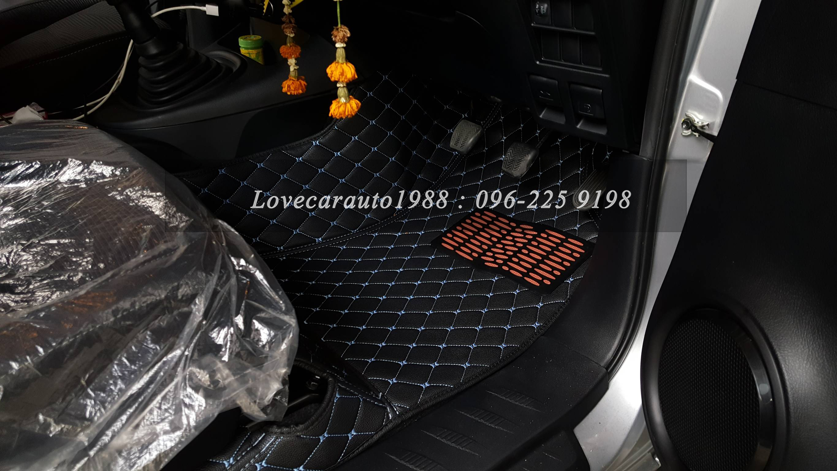 พรม6D Toyota Hilux Revo Cab สีดำฟ้า