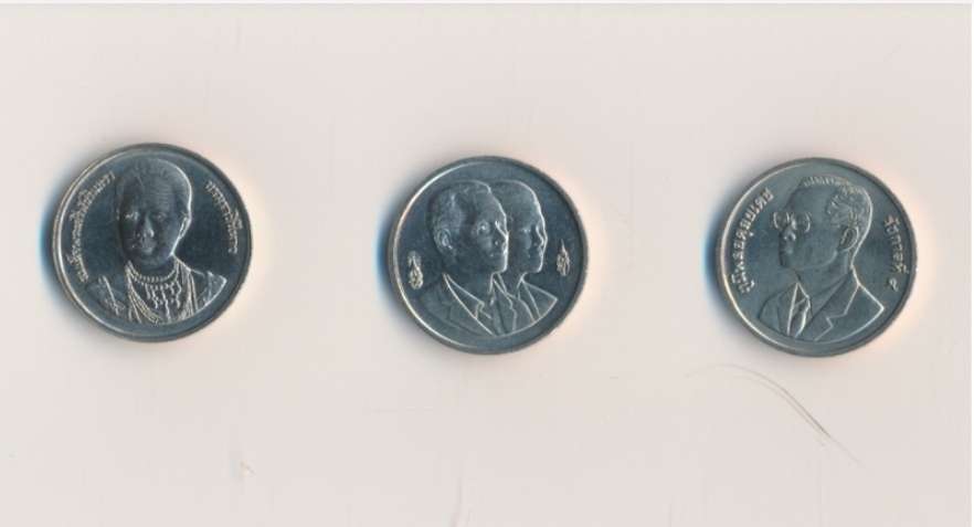 เหรียญที่ระลึกต่างๆหลายแบบ