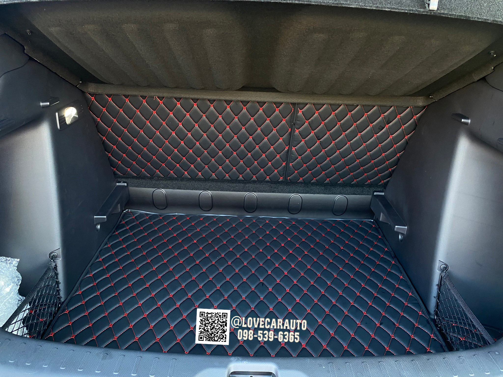 พรมปูพื้นรถยนต์ 7D BYD Atto3 ev 2023 ลายเคฟล่าสีดำด้ายแดง + ไวนิลเทา