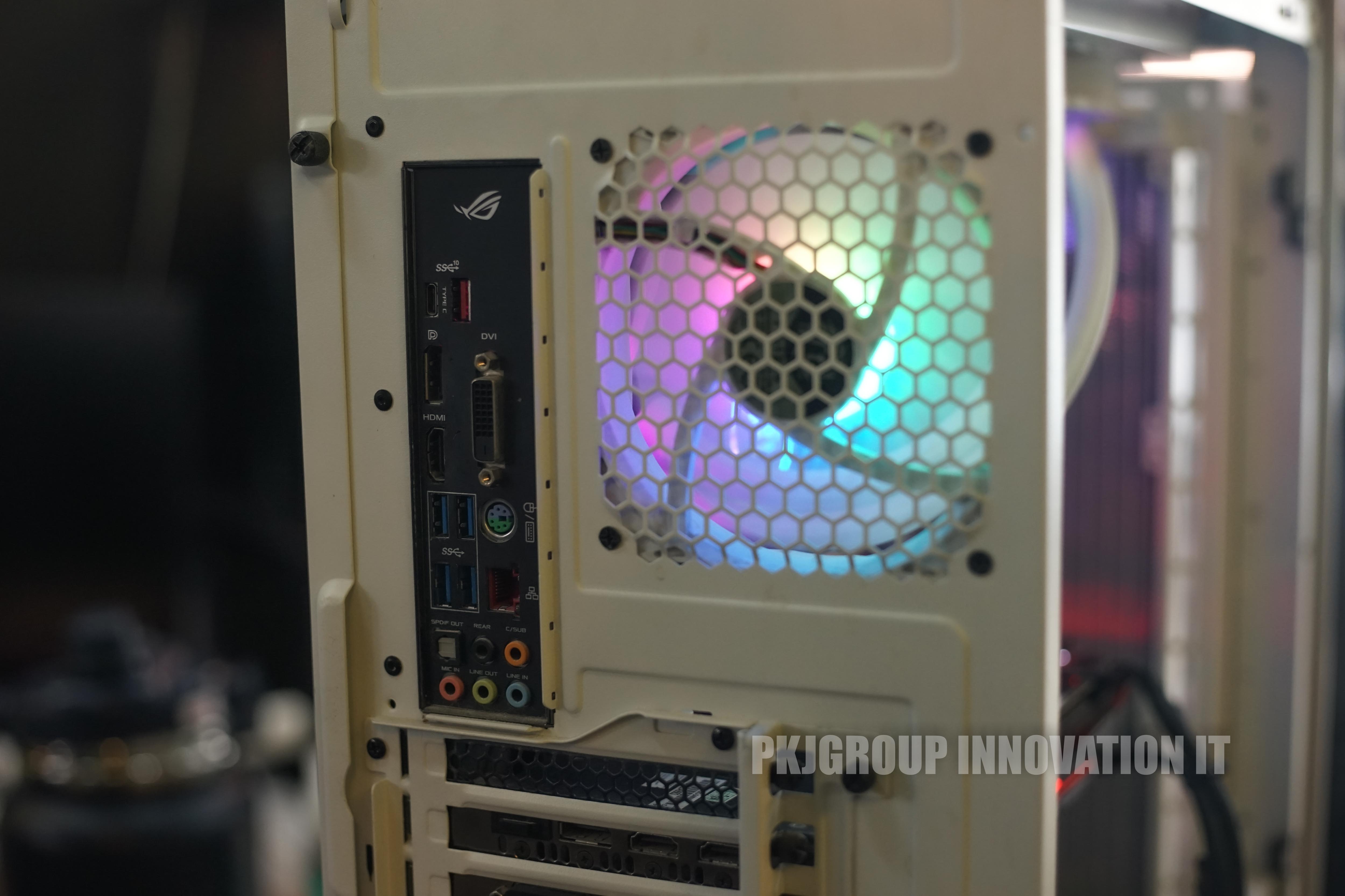 คอมเล่นเกมมือสอง i7-7700 RAM 16 GB M.2 1 TB GTX1070 มีชุดน้ำ 3 ตอน