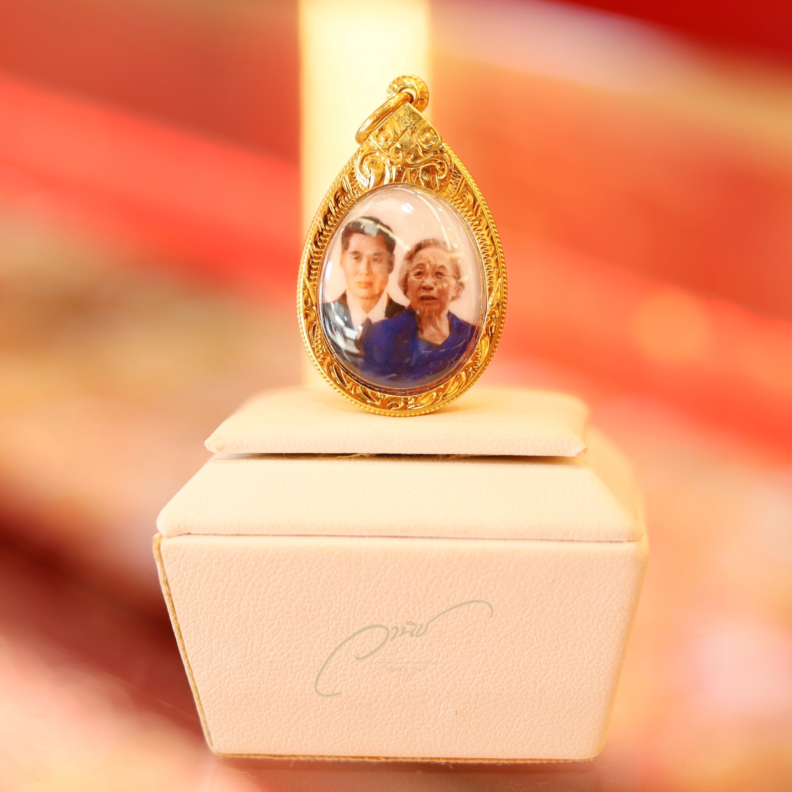 Gold Locket By WANICH ล็อกเก็ตเลี่ยมกรอบทองคำแท้