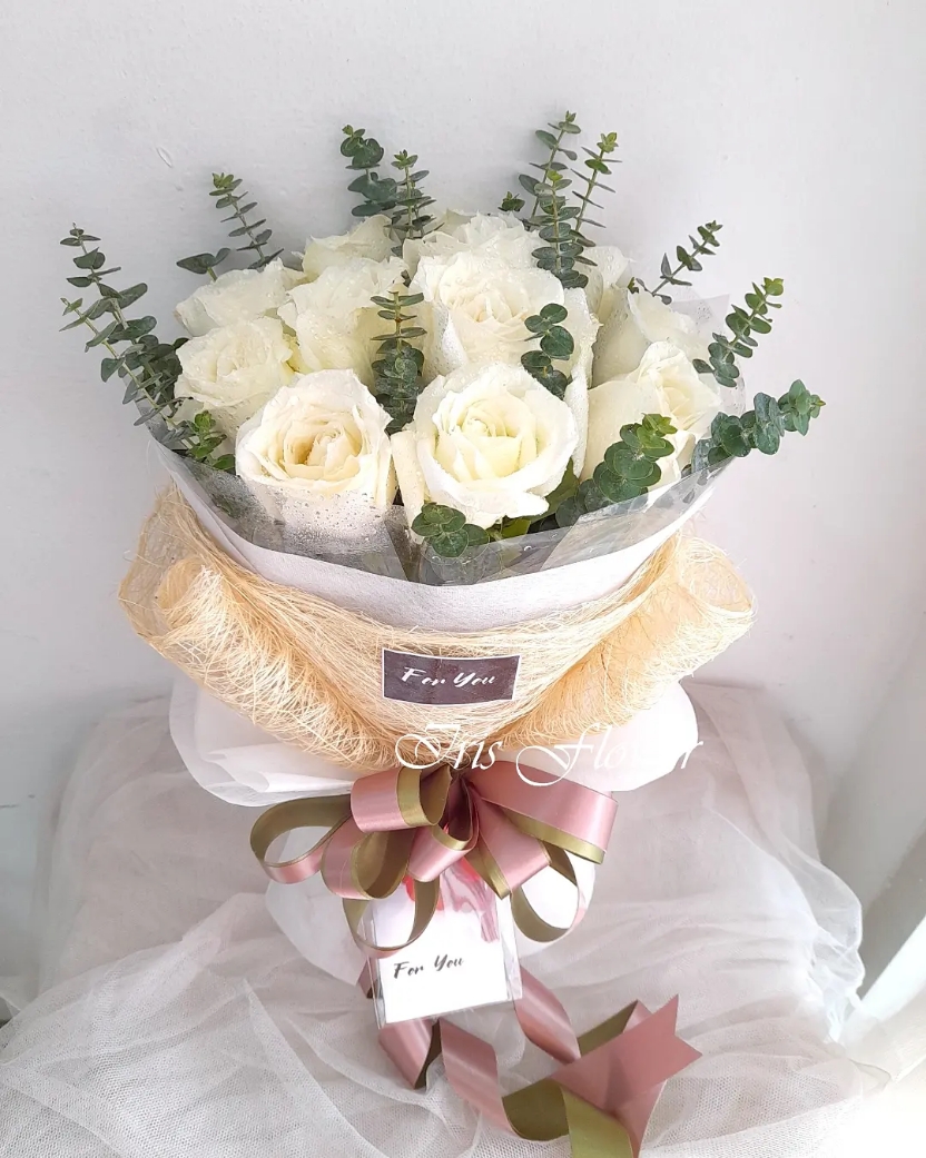 ช่อดอกกุหลาบสีขาว