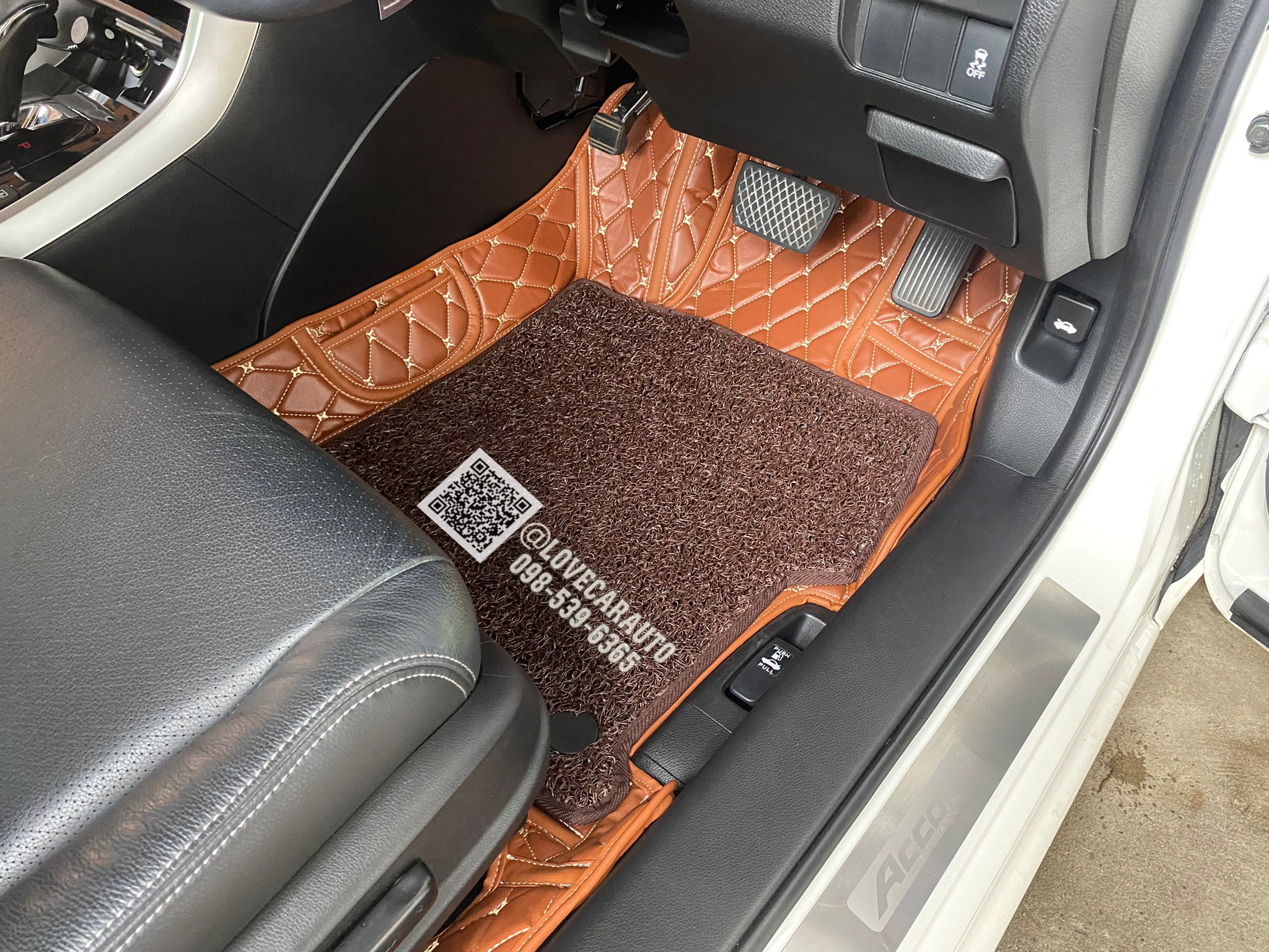 พรมปูพื้นรถยนต์ 7D Honda Accord G9 2018 สีน้ำตาลเข้ม+ไวนิลสีน้ำตาล