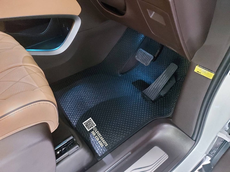 พรมปูพื้นรถยนต์ Denza D9 กระดุมเล็ก pvc ดำ