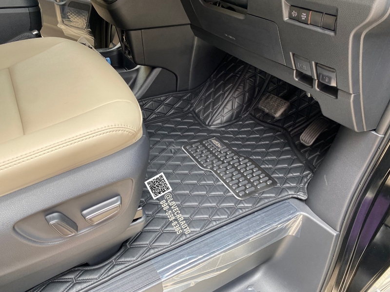 พรมปูพื้นรถยนต์ Toyota majesty 2024 สีดำด้ายดำ