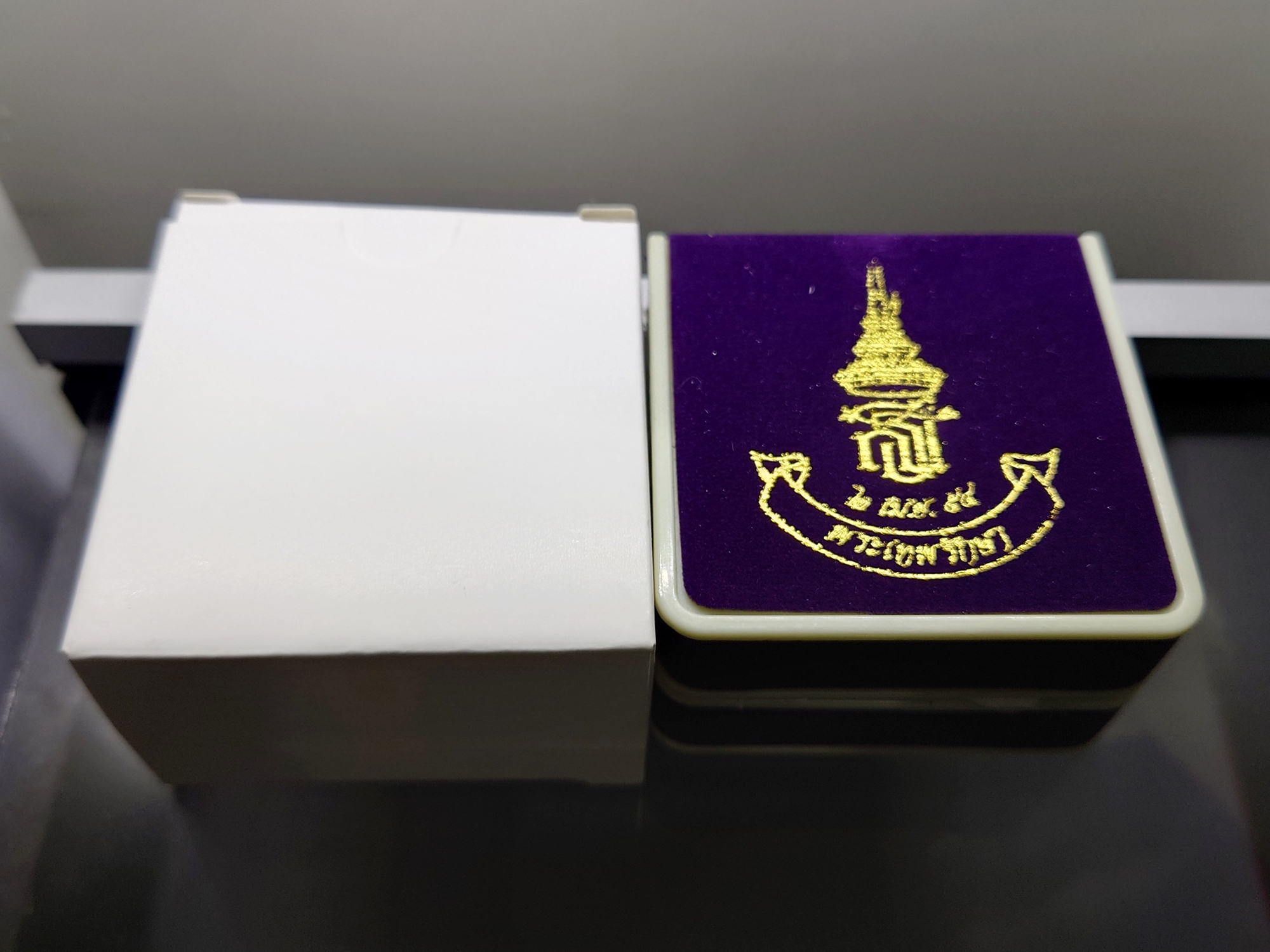 พระพุทธโสธร เบญจพุทธปาฏิหาริย์ ส.ธ. รุ่น พระเทพรักษา เนื้อเงิน พ.ศ.2554 พร้อมตลับเดิมๆ