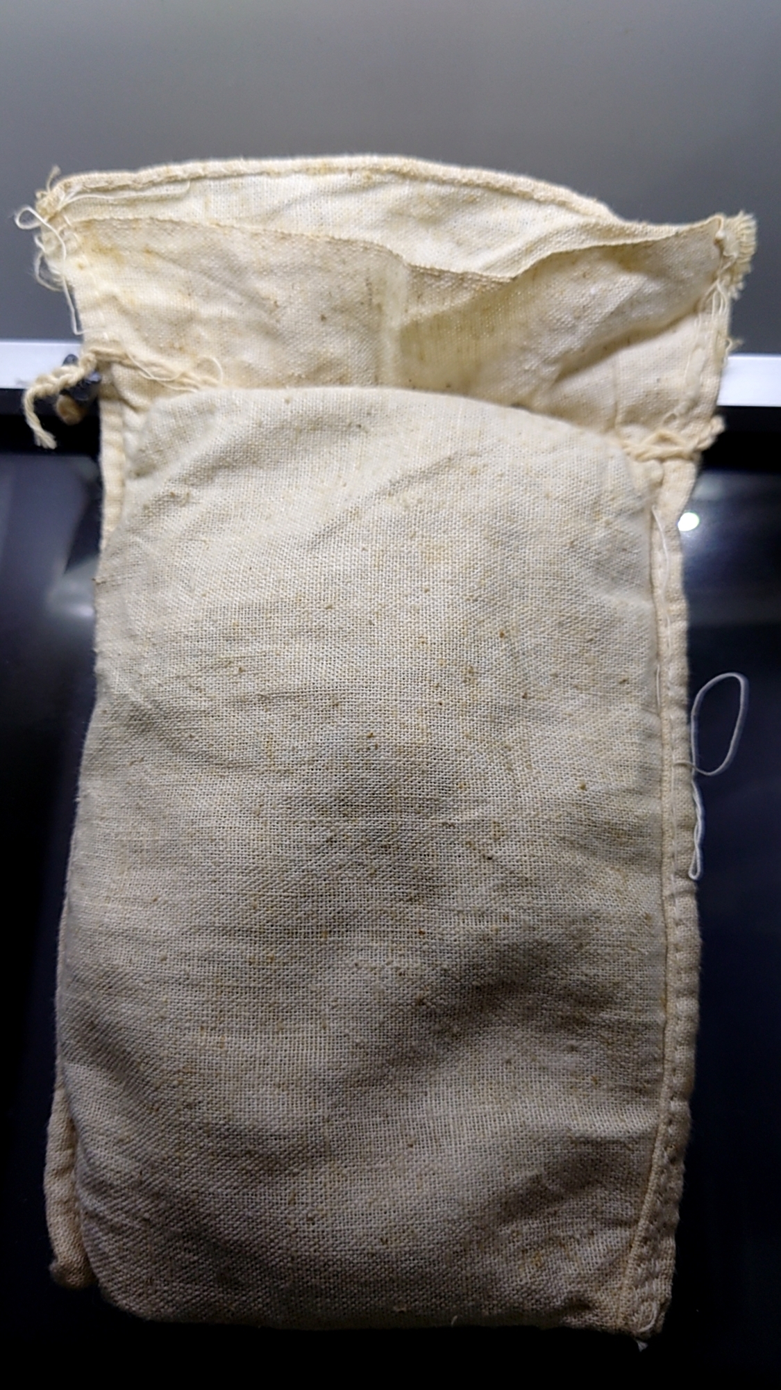 เหรียญยกถุง (100 เหรียญ) เหรียญ 1 บาท หลังวัดพระศรีรัตนศาสดาราม 2525 ไม่ผ่านใช้ (โคทปี2527)